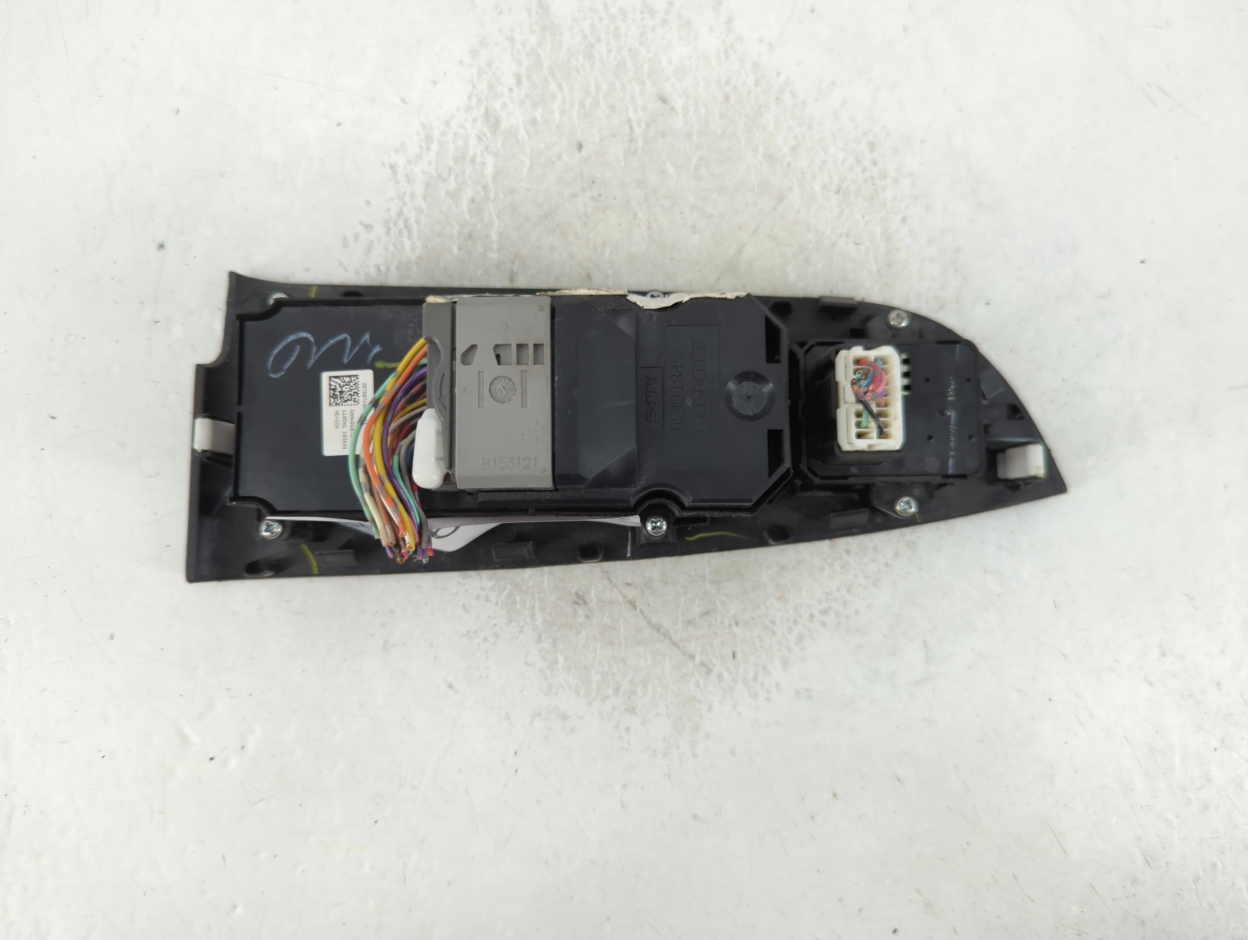 2014-2017 Honda Odyssey Master Power Window Switch Replacement Driver Side Left P/N:1105A1 103601 Fits Fits 2014 2015 2016 2017 OEM Used Auto Parts - Oemusedautoparts1.com