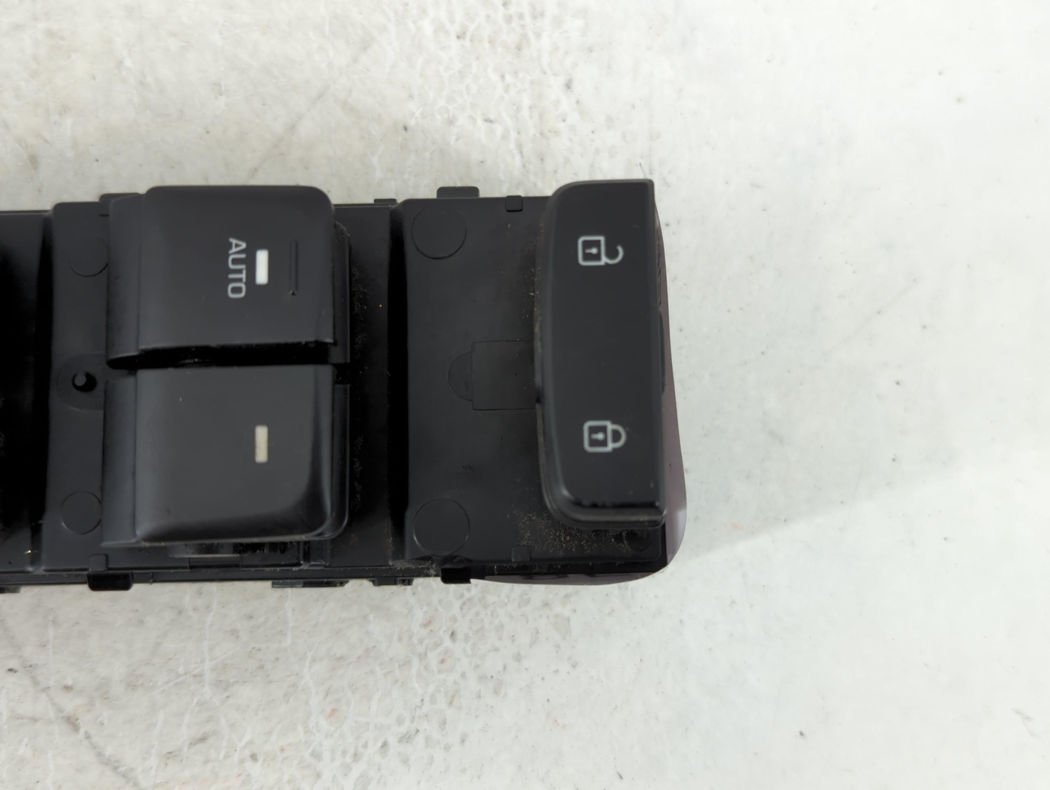 2015-2017 Hyundai Sonata Master Power Window Switch Replacement Driver Side Left P/N:93570-C1000 Fits Fits 2015 2016 2017 OEM Used Auto Parts - Oemusedautoparts1.com