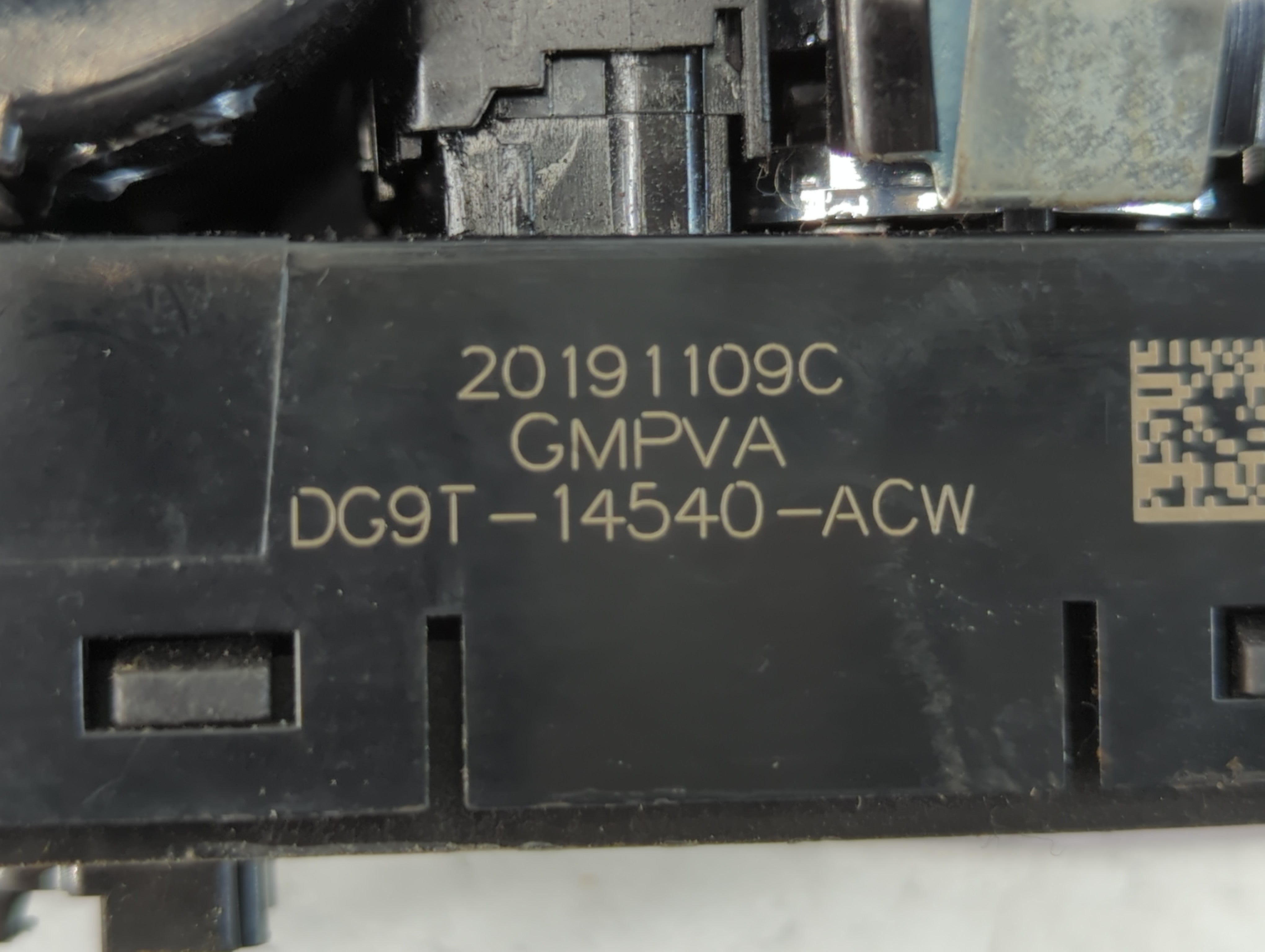 2013-2016 Ford Fusion Master Power Window Switch Replacement Driver Side Left P/N:20191109AC DG9T-14540-ACW Fits OEM Used Auto Parts - Oemusedautoparts1.com