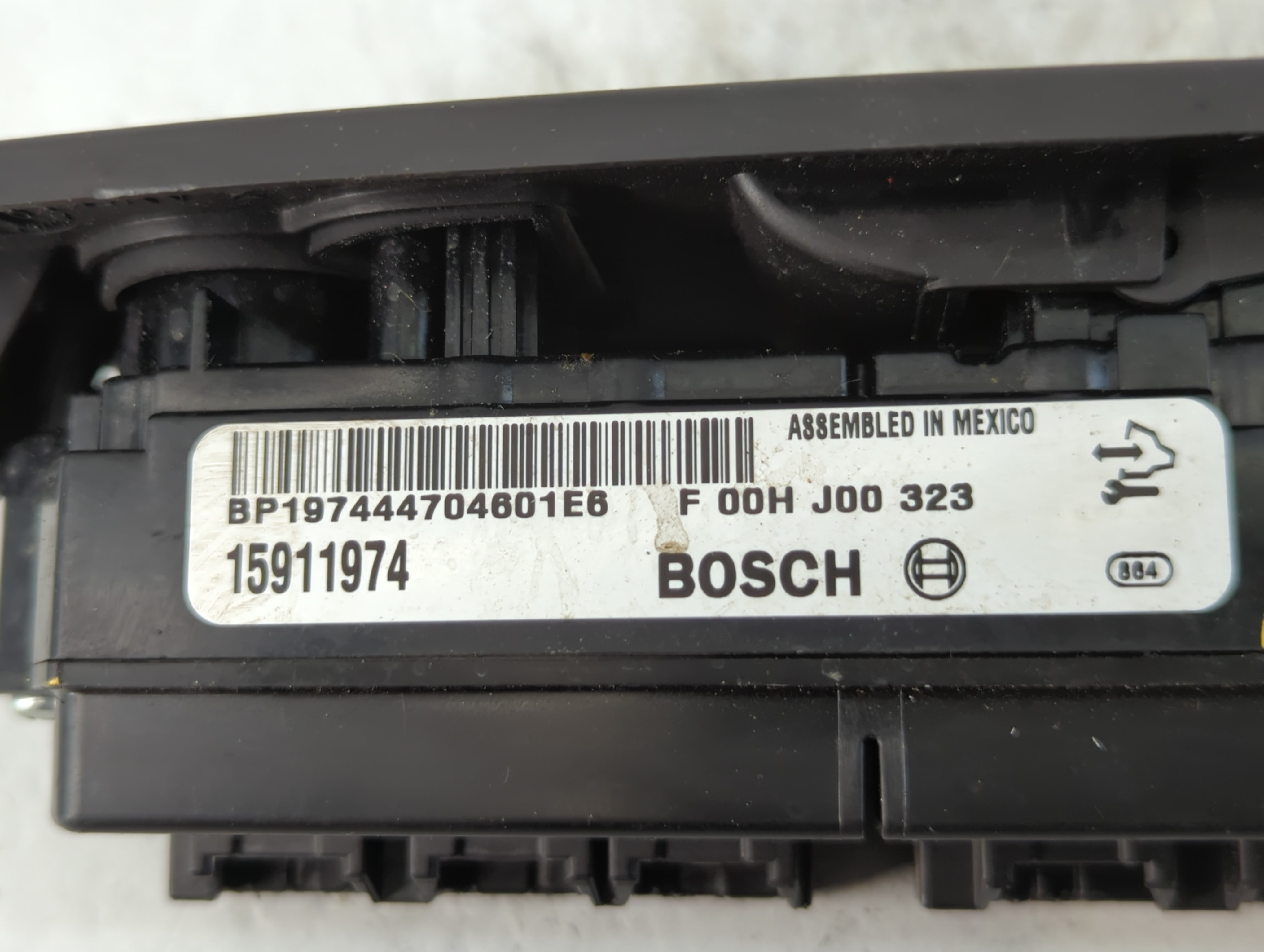2006-2011 Cadillac Dts Master Power Window Switch Replacement Driver Side Left P/N:F 00H J00 323 15911974 Fits OEM Used Auto Parts - Oemusedautoparts1.com