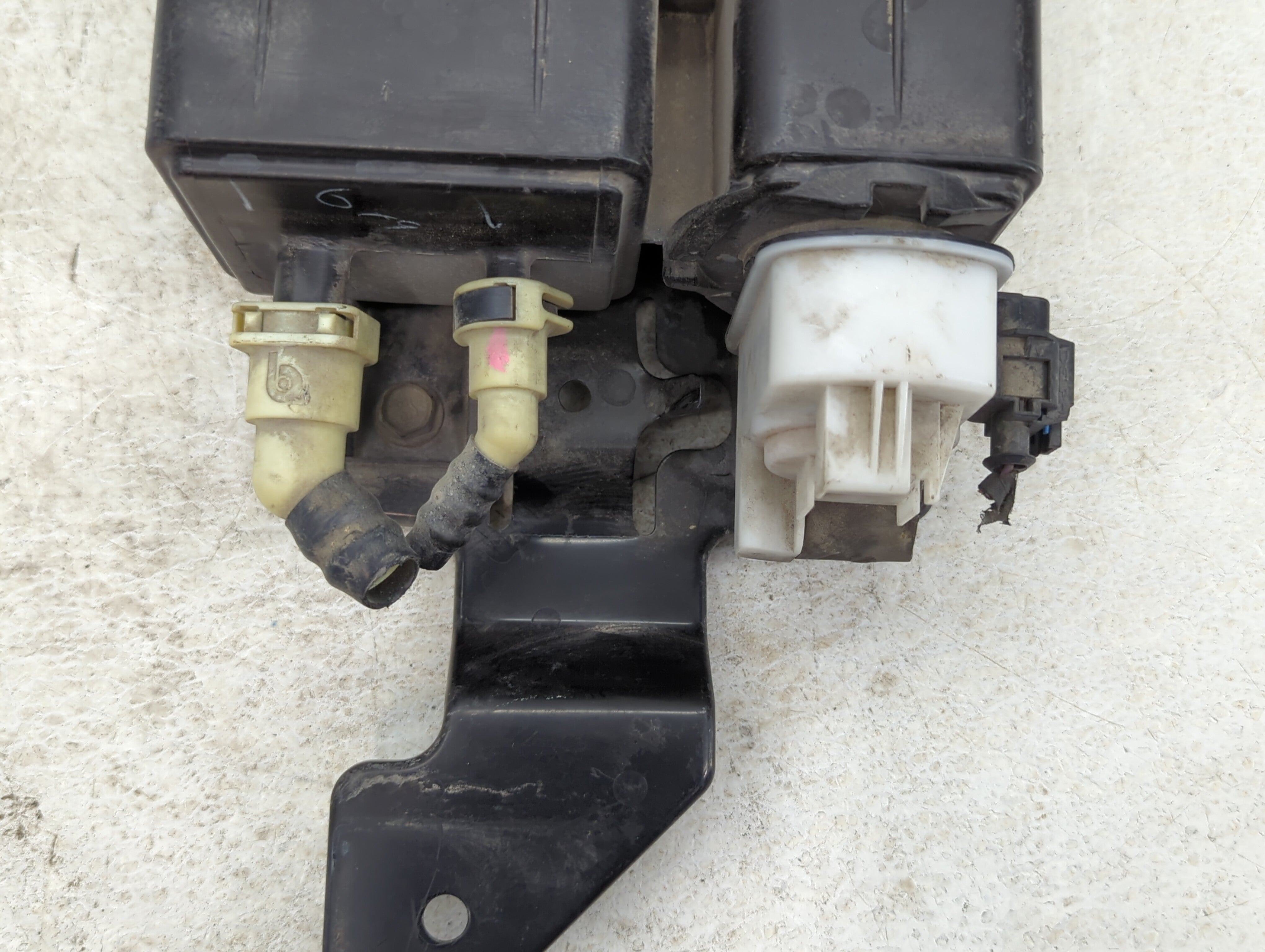 2016 Dodge Journey Fuel Vapor Charcoal Canister - Oemusedautoparts1.com