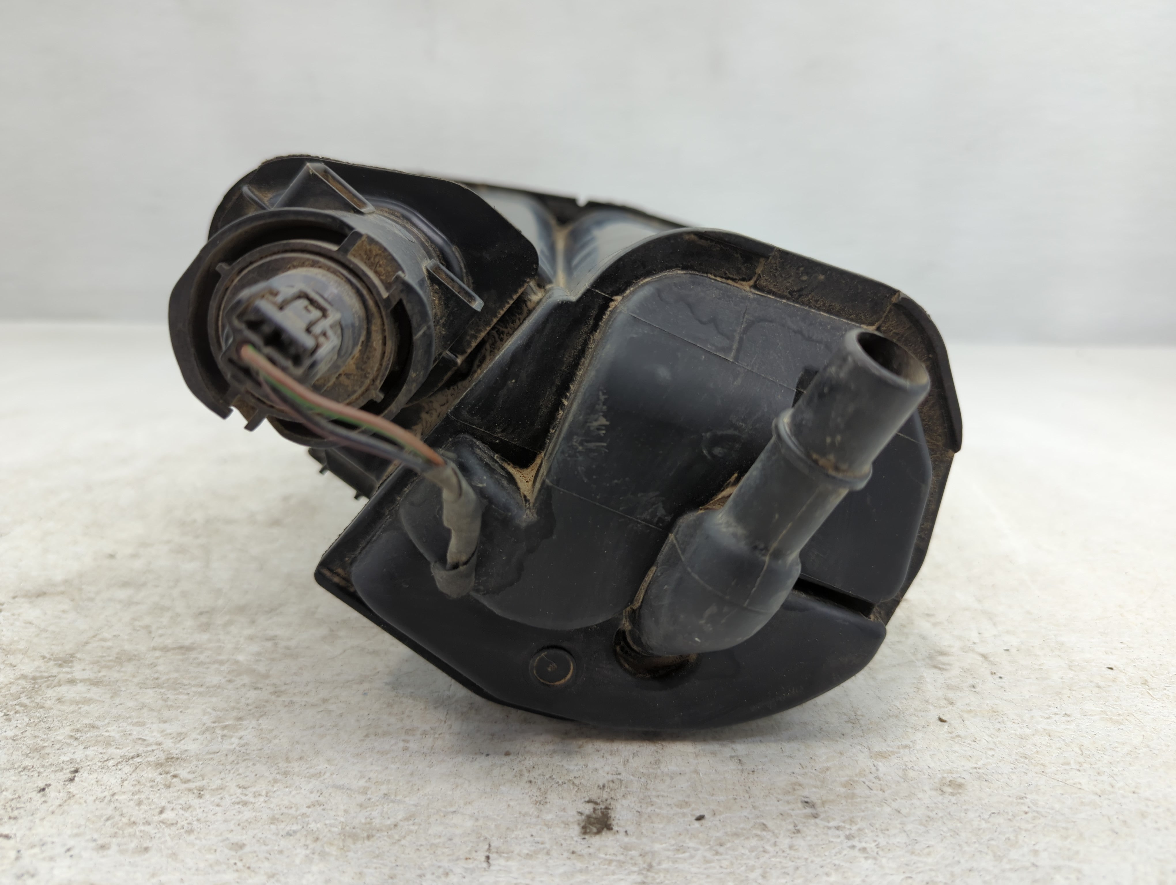 2014 Mercedes-benz C300 Fuel Vapor Charcoal Canister - Oemusedautoparts1.com