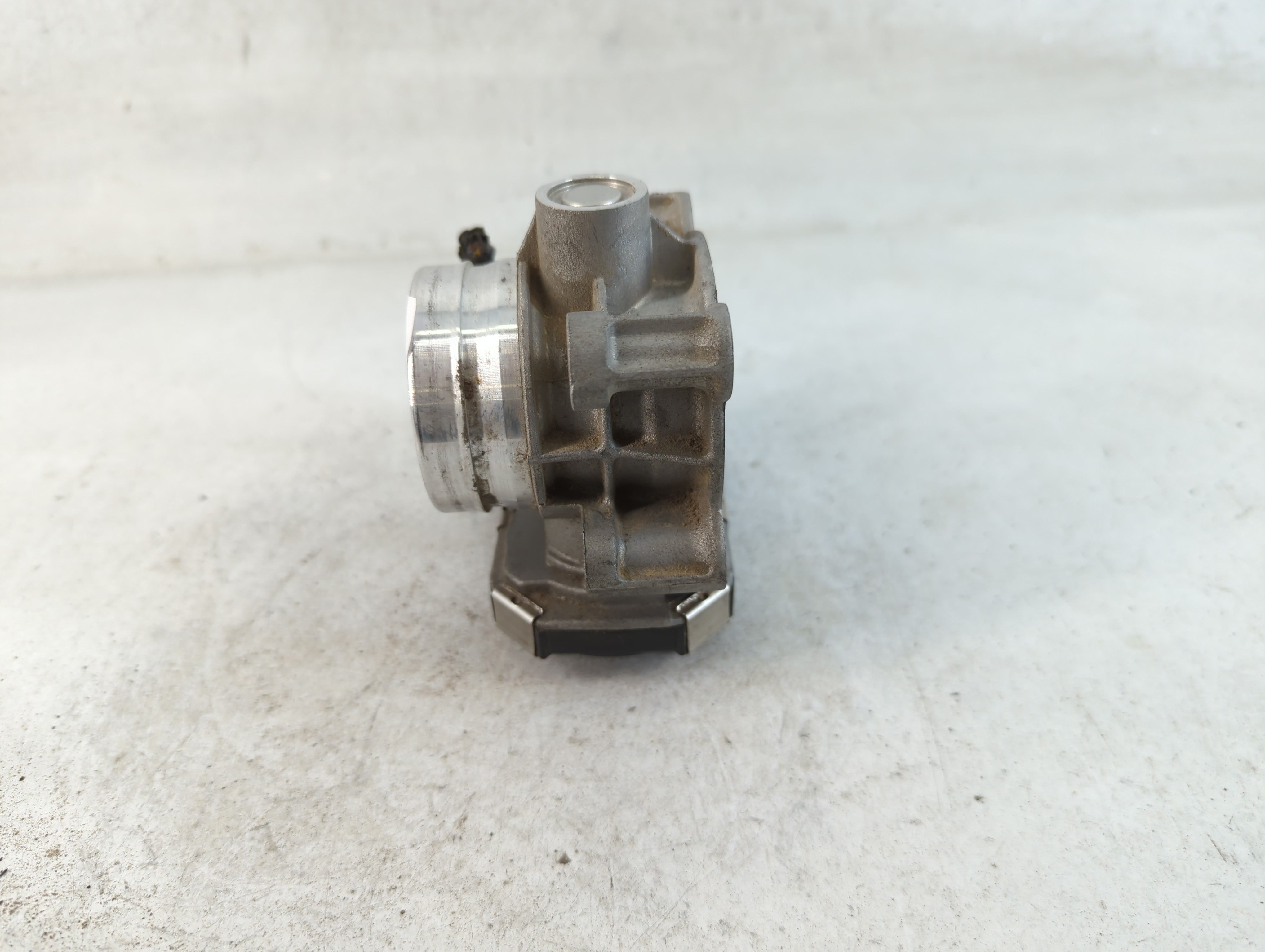 2016-2021 Chevrolet Malibu Throttle Body P/N:12671379AA Fits Fits 2016 2017 2018 2019 2020 2021 2022 OEM Used Auto Parts - Oemusedautoparts1.com