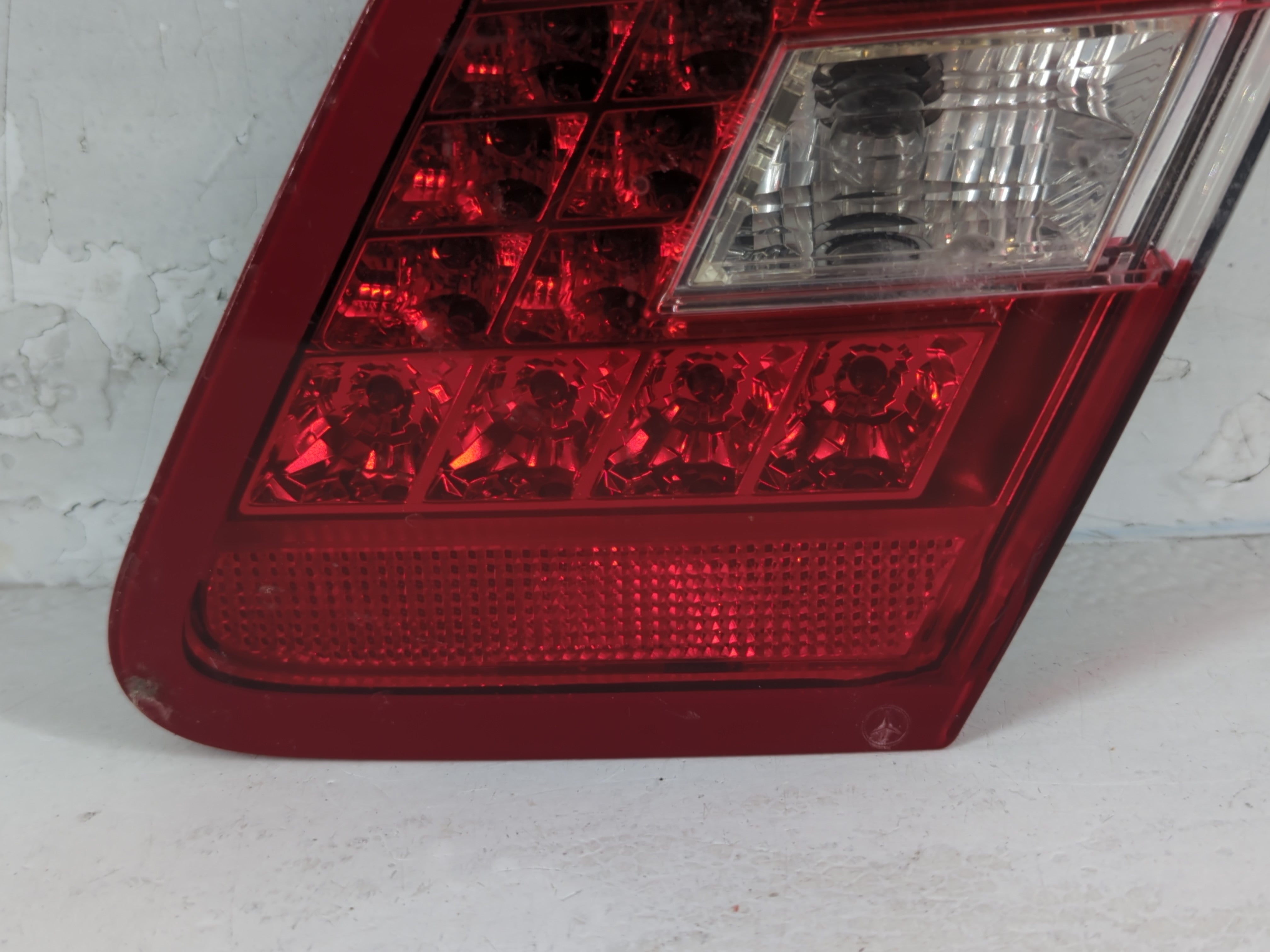 2010-2013 Mercedes-Benz E350 Tail Light Assembly Passenger Right OEM P/N:A2128203264 Fits Fits 2010 2011 2012 2013 OEM Used Auto Parts - Oemusedautoparts1.com