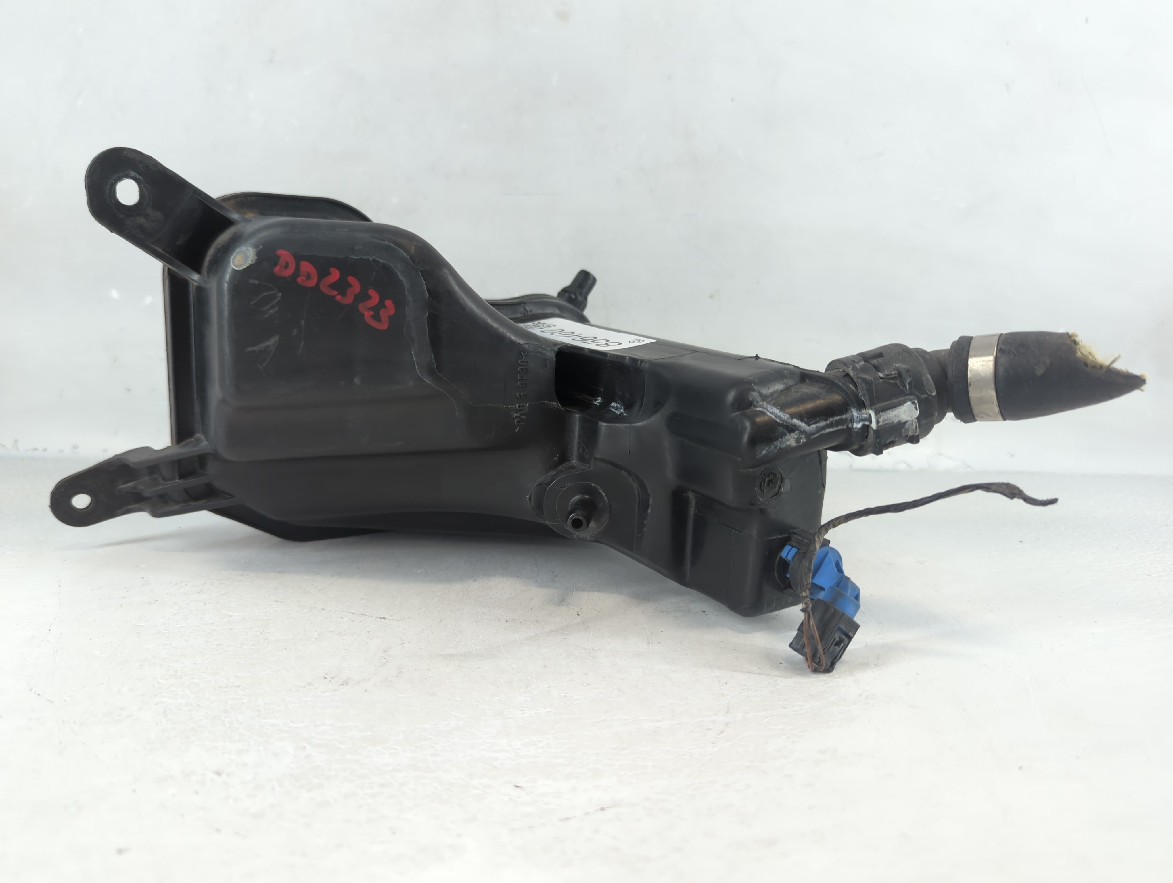 2007-2013 Bmw 328i Windshield Washer Fluid Reservoir Bottle Oem - Oemusedautoparts1.com