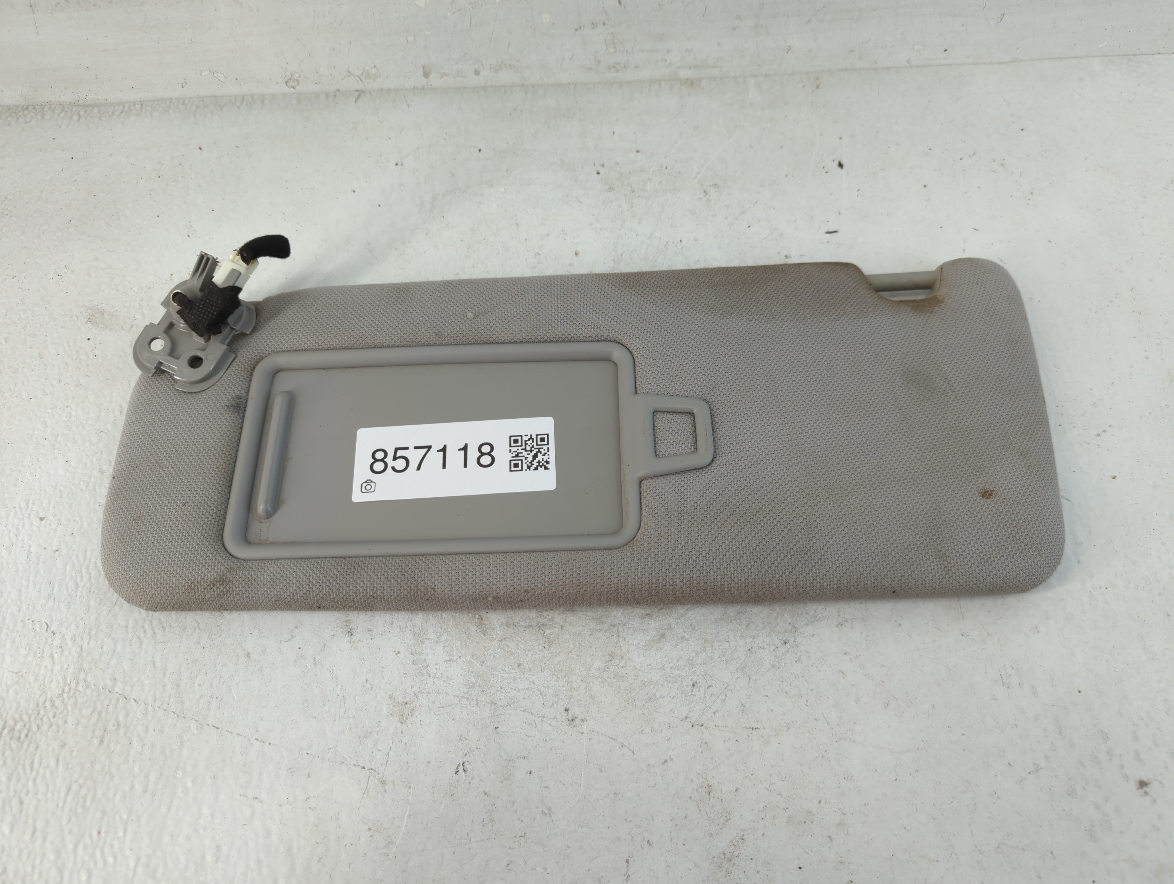 2015-2019 Hyundai Sonata Sun Visor Shade Replacement Driver Left Mirror Fits Fits 2015 2016 2017 2018 2019 OEM Used Auto Parts - Oemusedautoparts1.com
