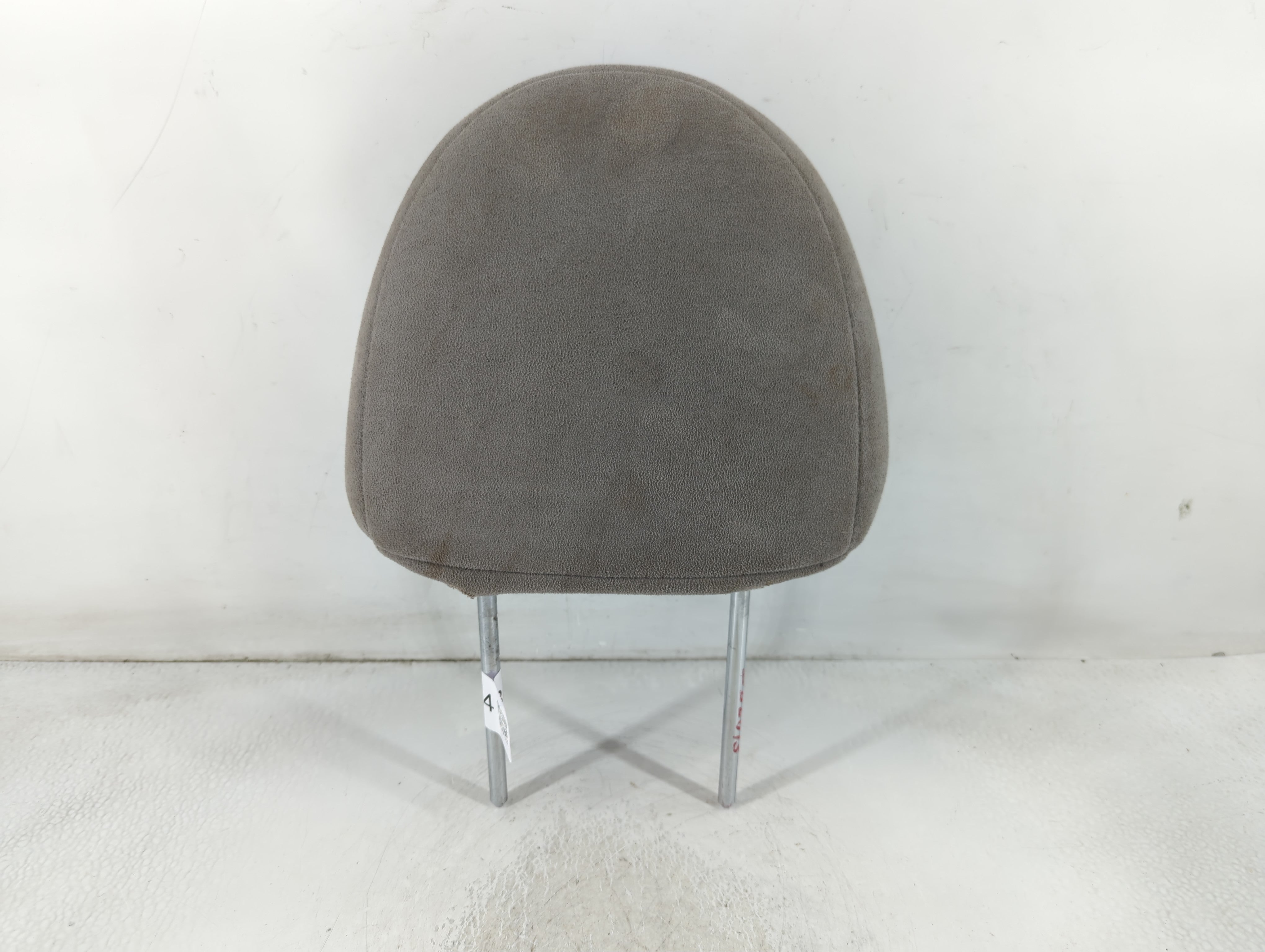 2007-2010 Hyundai Entourage Headrest Head Rest Front Driver Passenger Seat Fits Fits 2007 2008 2009 2010 OEM Used Auto Parts - Oemusedautoparts1.com