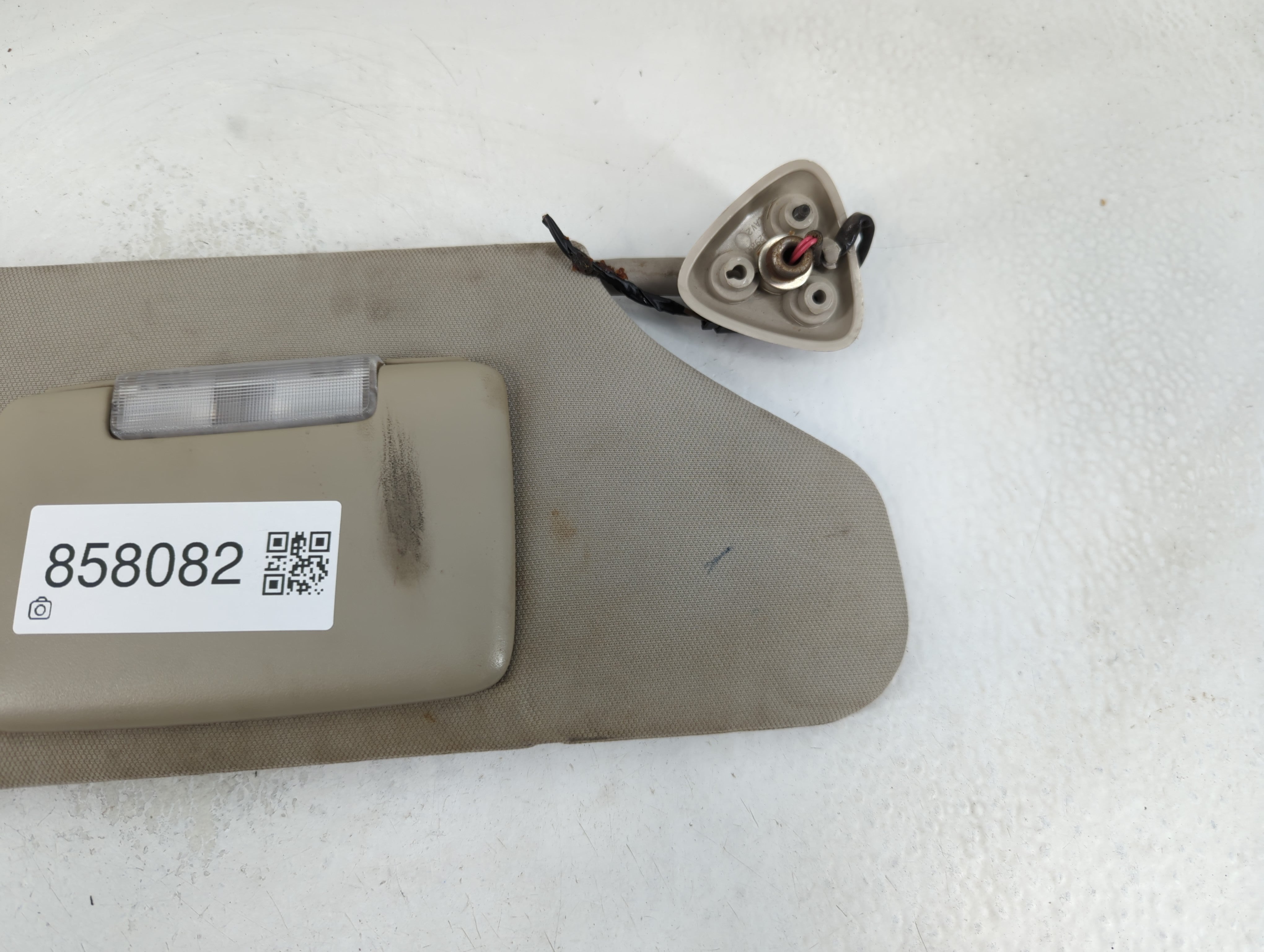 2008-2010 Chrysler Town & Country Sun Visor Shade Replacement Passenger Right Mirror Fits Fits 2008 2009 2010 OEM Used Auto Parts - Oemusedautoparts1.com