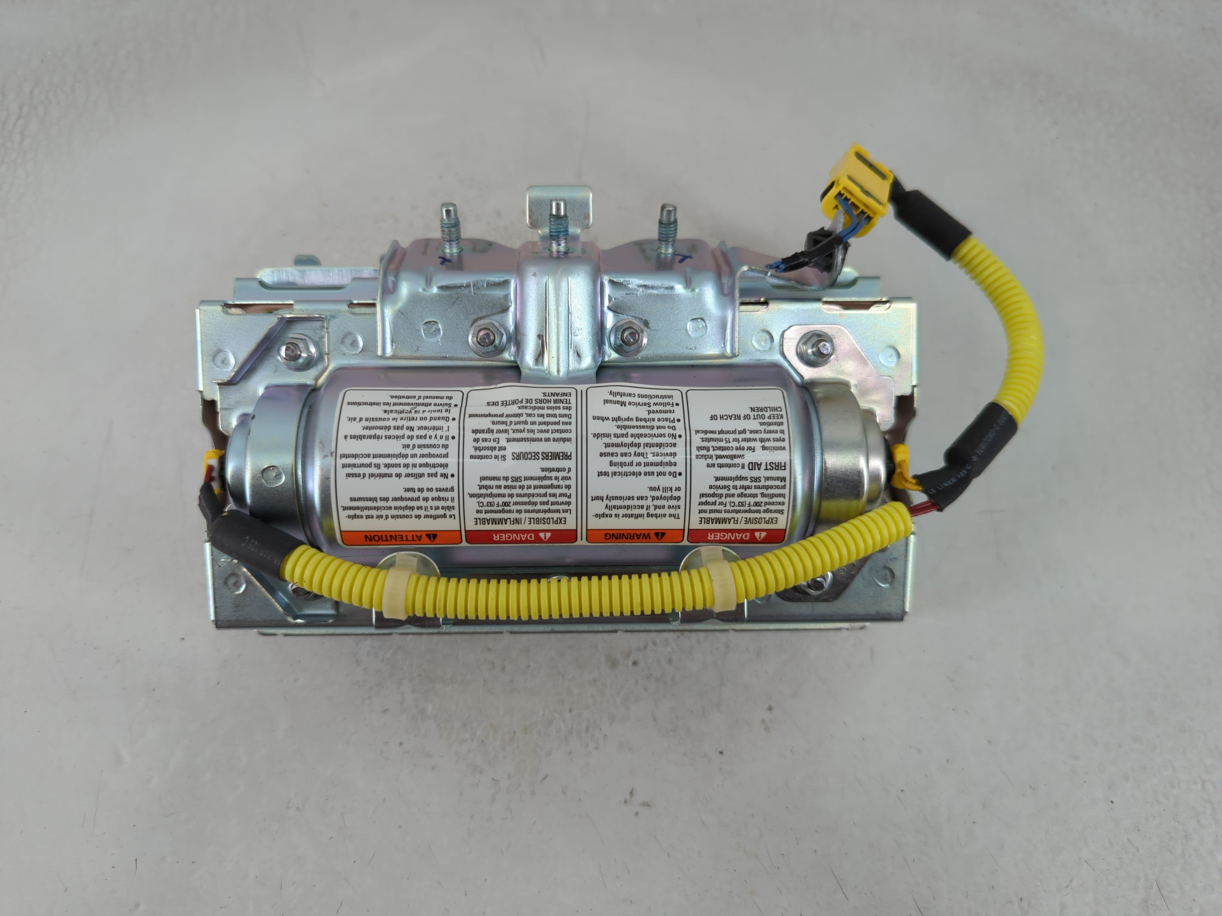 2014-2017 Honda Odyssey Air Bag Passenger Right Knee OEM Fits Fits 2014 2015 2016 2017 OEM Used Auto Parts - Oemusedautoparts1.com