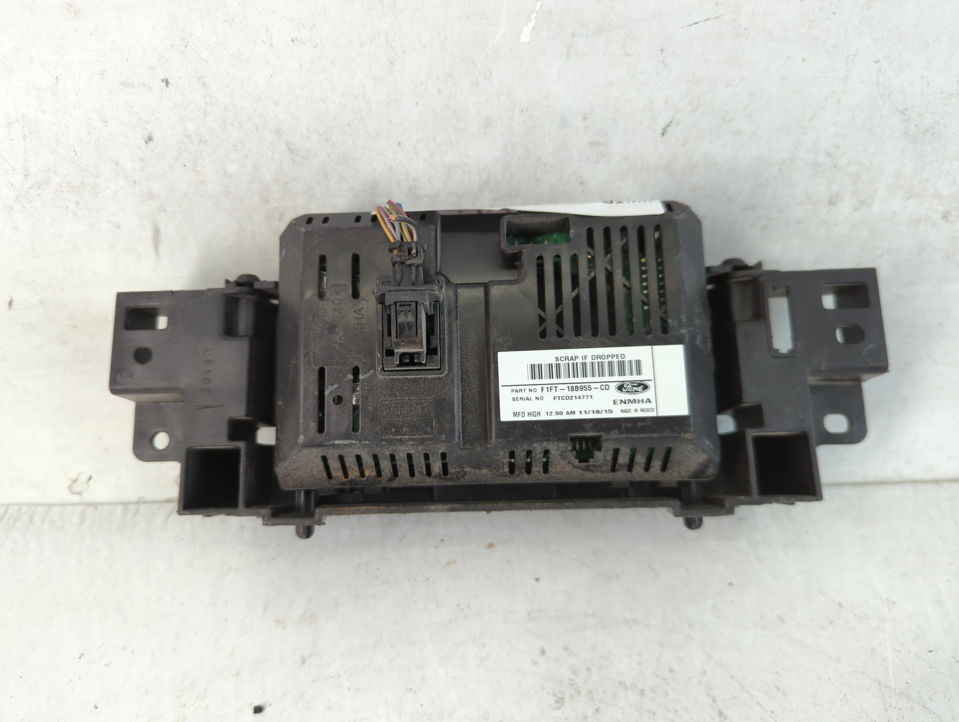 2015-2018 Ford Focus Information Display Screen - Oemusedautoparts1.com