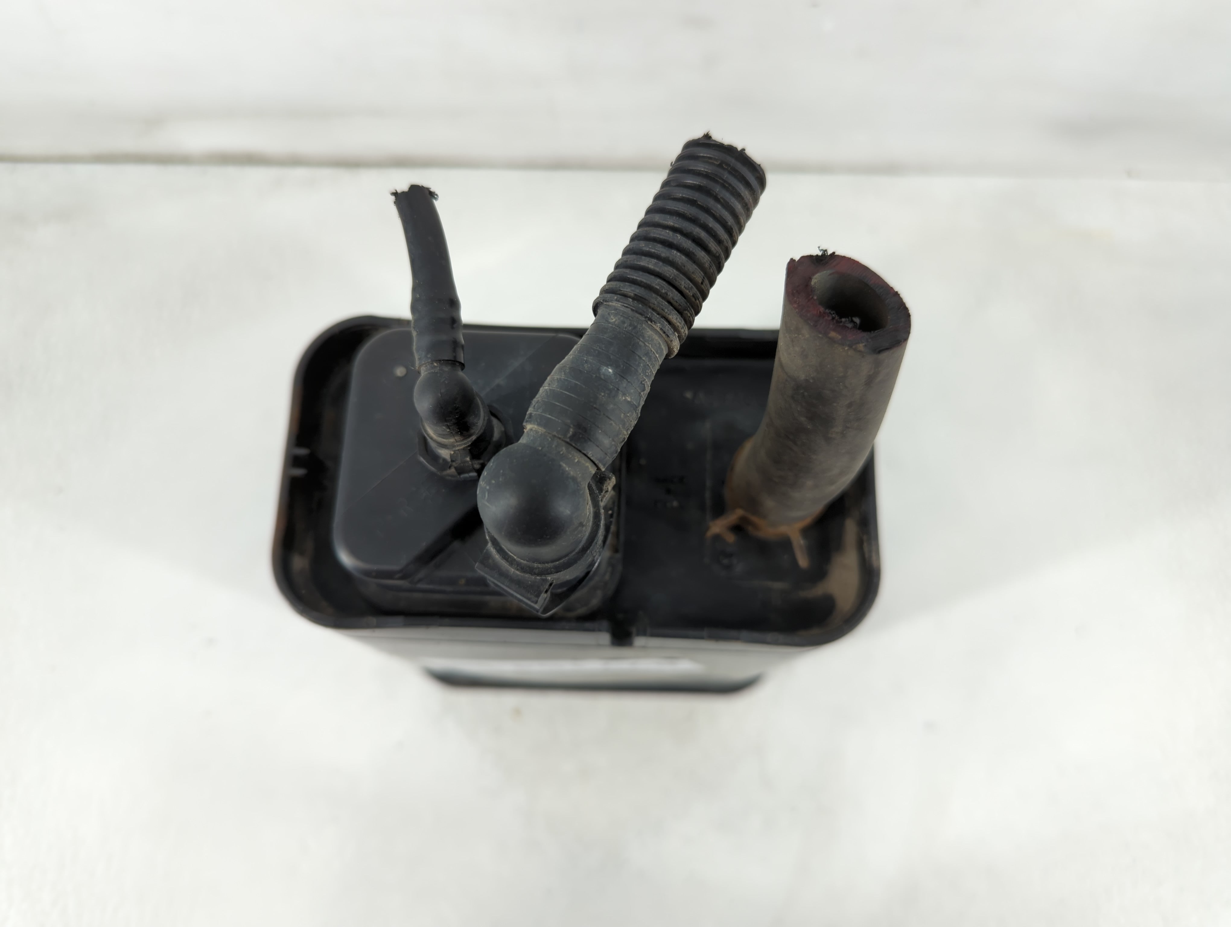 2005 Chevrolet Malibu Fuel Vapor Charcoal Canister - Oemusedautoparts1.com