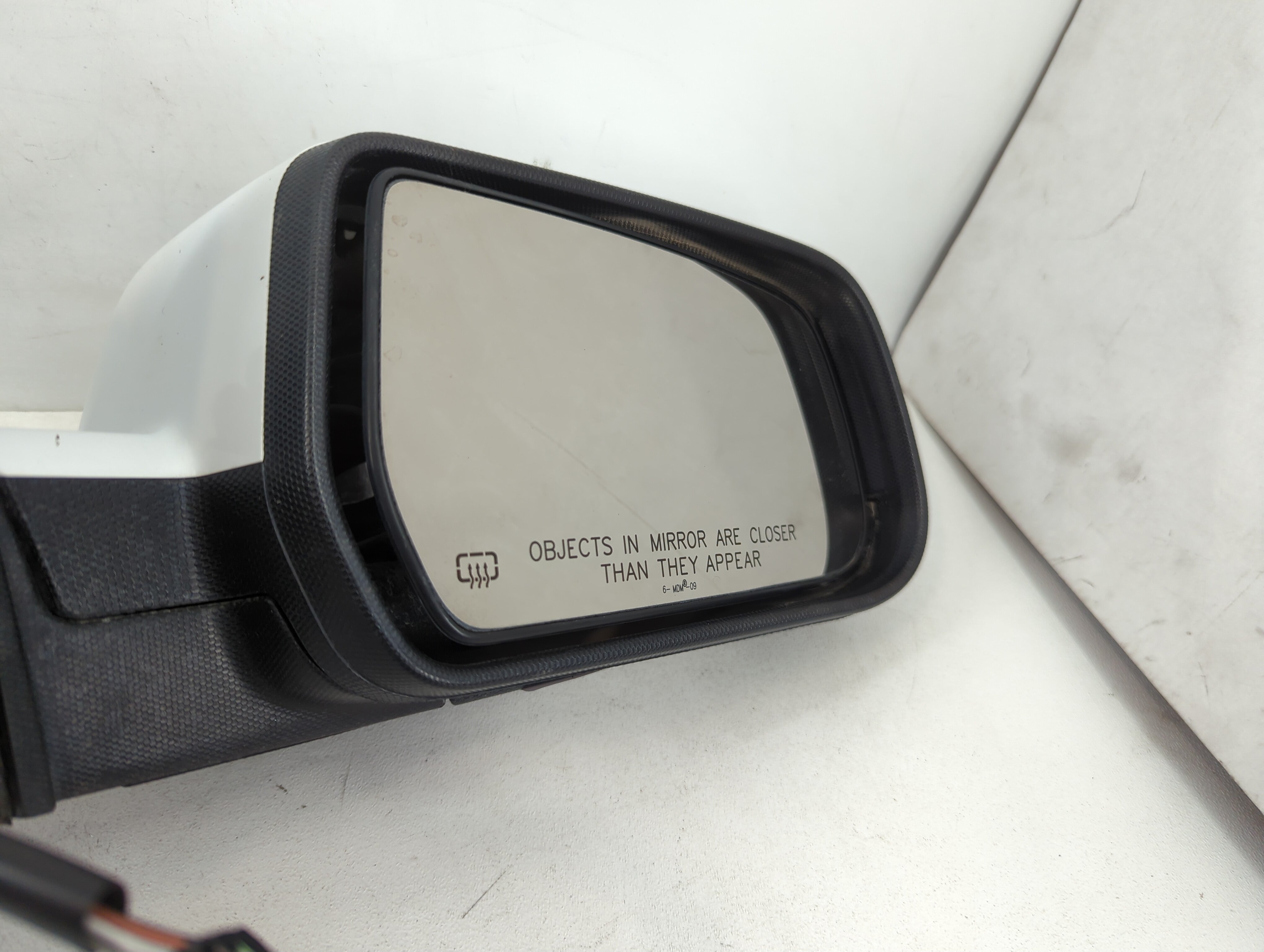 2010-2011 Chevrolet Equinox Side Mirror Replacement Passenger Right View Door Mirror P/N:20858718 Fits Fits 2010 2011 OEM Used Auto Parts - Oemusedautoparts1.com