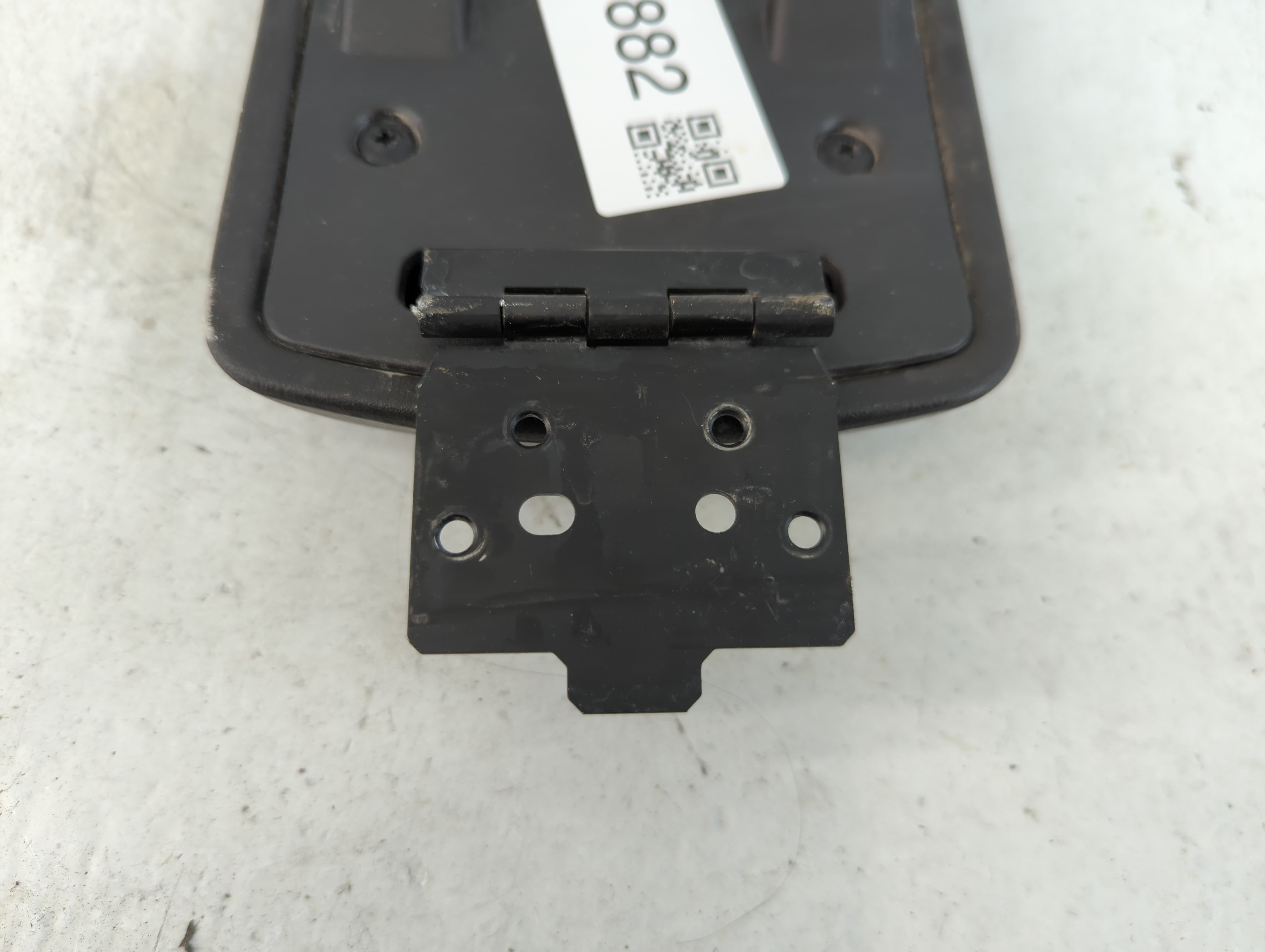 2006-2007 Chevrolet Malibu Center Console Armrest Cover Lid Fits Fits 2006 2007 OEM Used Auto Parts - Oemusedautoparts1.com