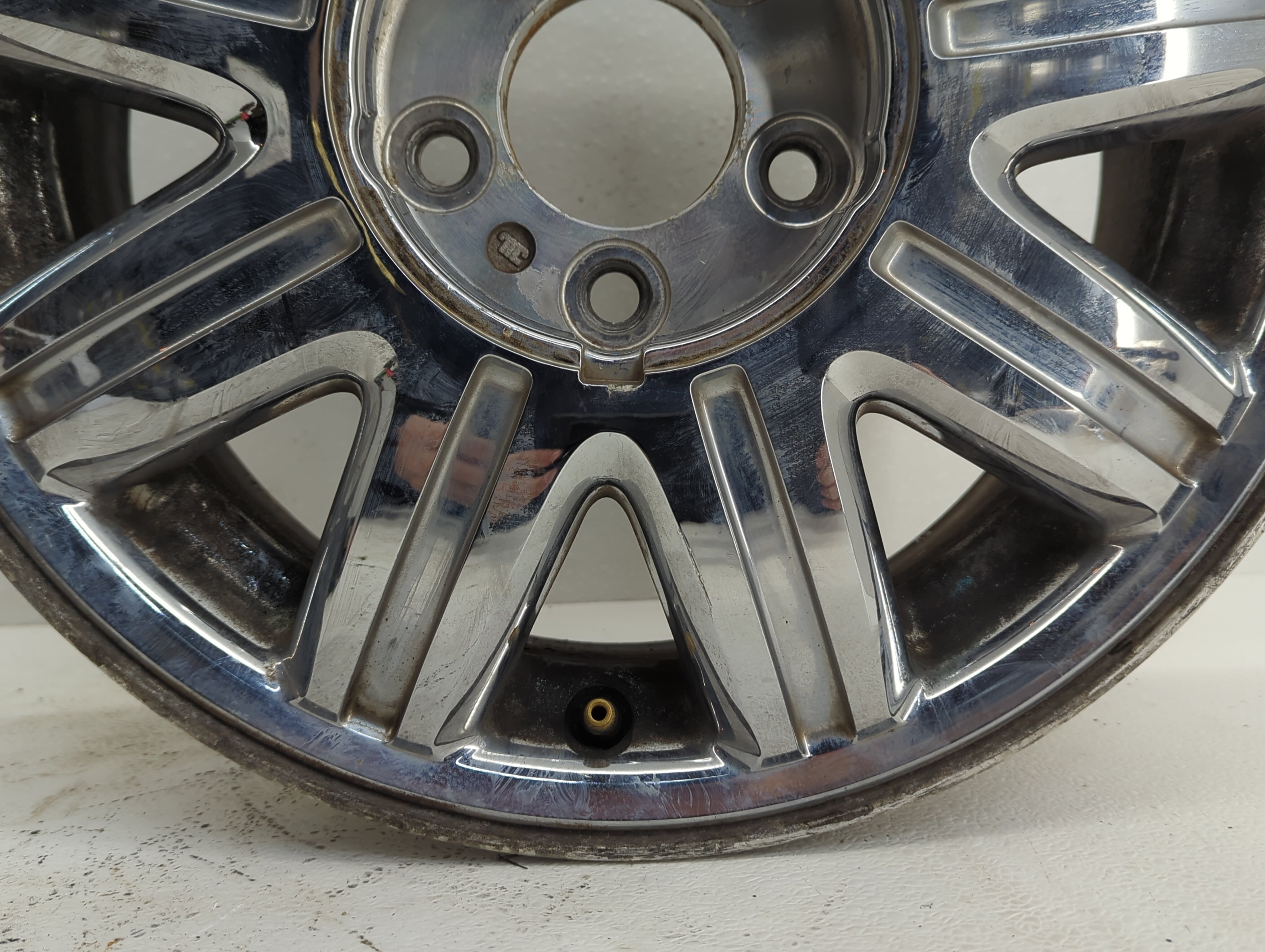 2004-2007 Chrysler Town & Country Wheel Rim Oem - Oemusedautoparts1.com