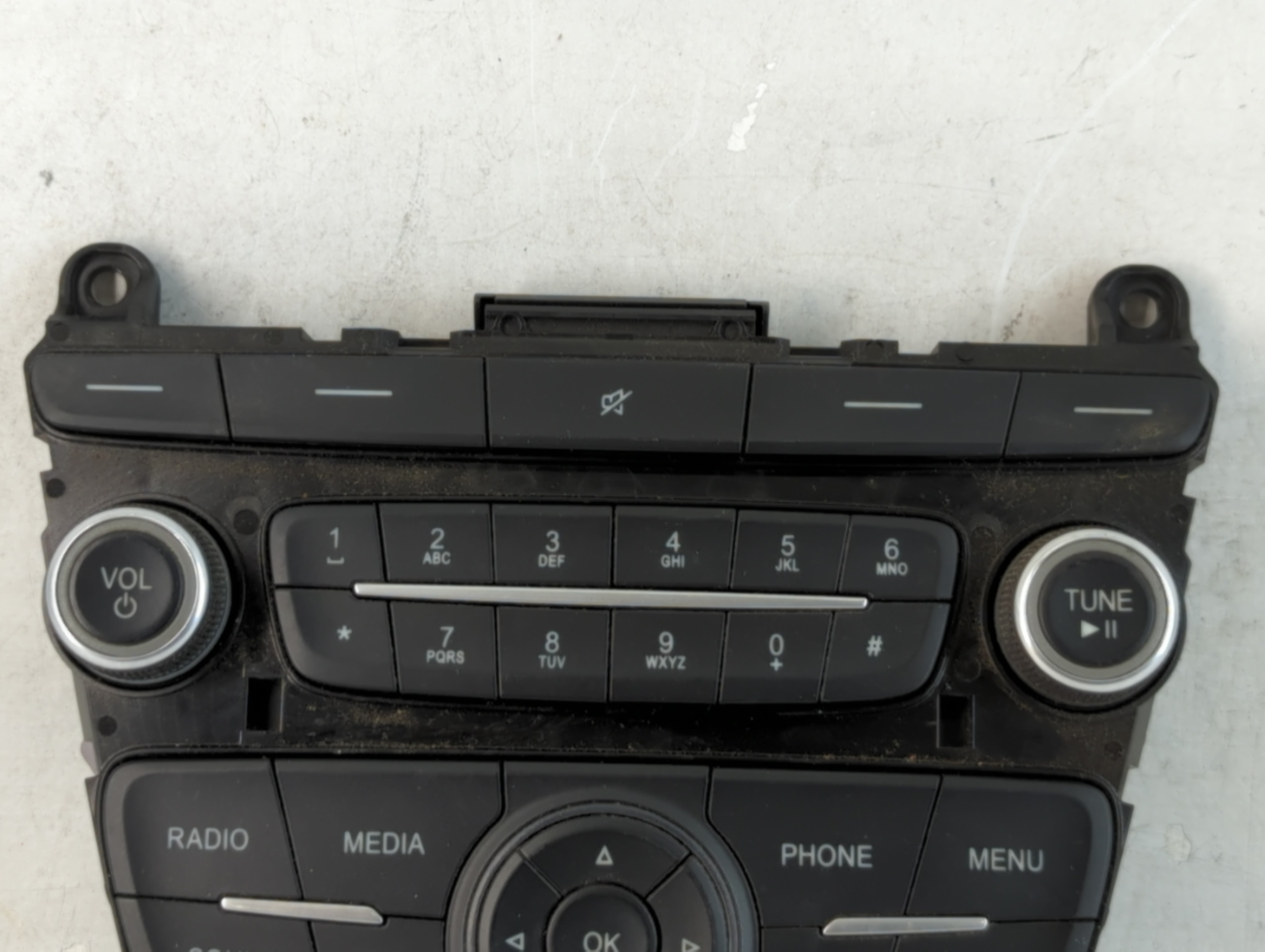 2012-2018 Ford Focus Radio AM FM Cd Player Receiver Replacement P/N:J1ET 18K811 LA Fits Fits 2012 2013 2014 2015 2016 2017 2018 OEM Used Auto Parts - Oemusedautoparts1.com