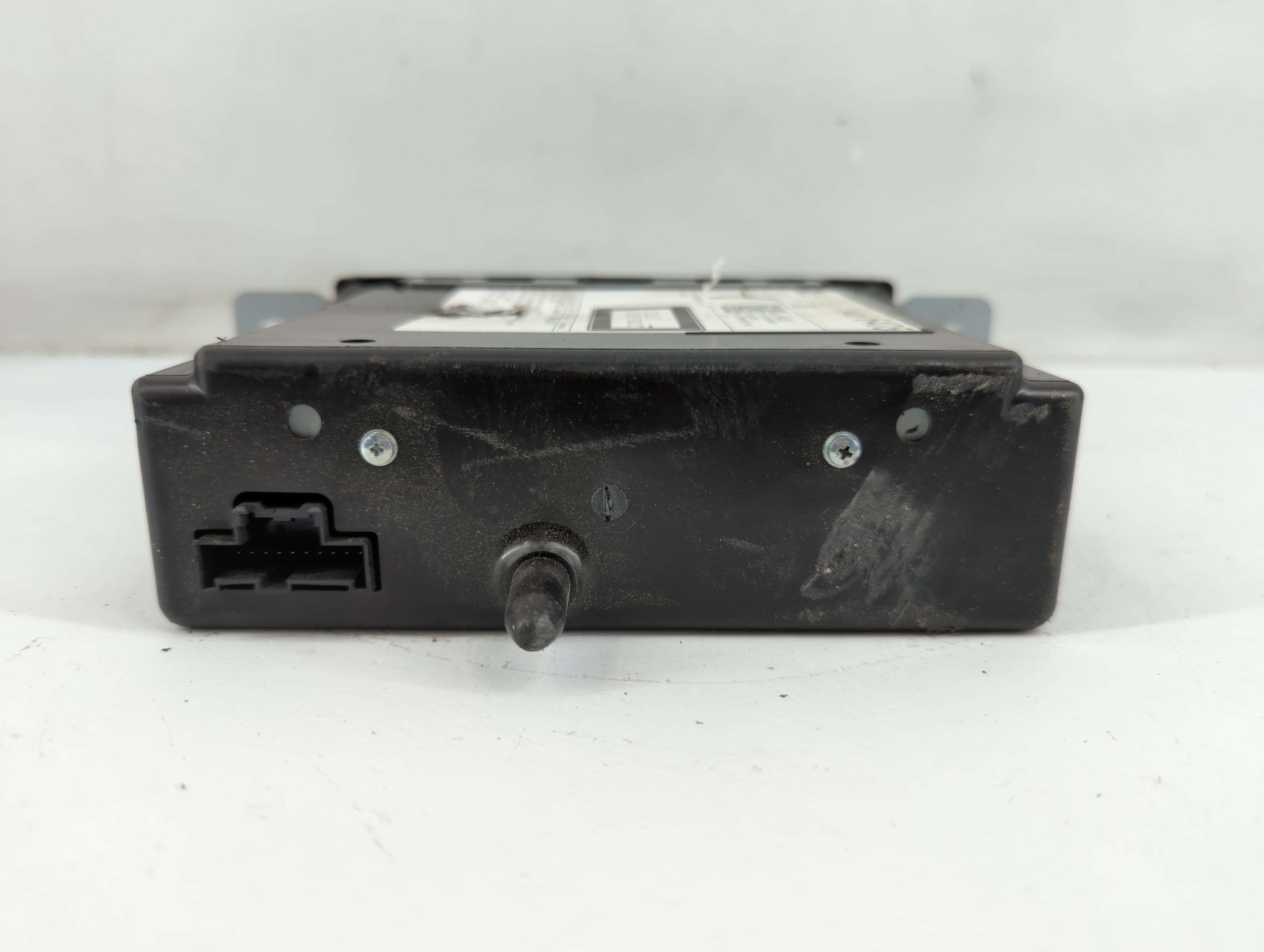 2016-2019 Chevrolet Silverado 1500 Radio AM FM Cd Player Receiver Replacement P/N:84016435 Fits Fits 2016 2017 2018 2019 2020 OEM Used Auto Parts - Oemusedautoparts1.com