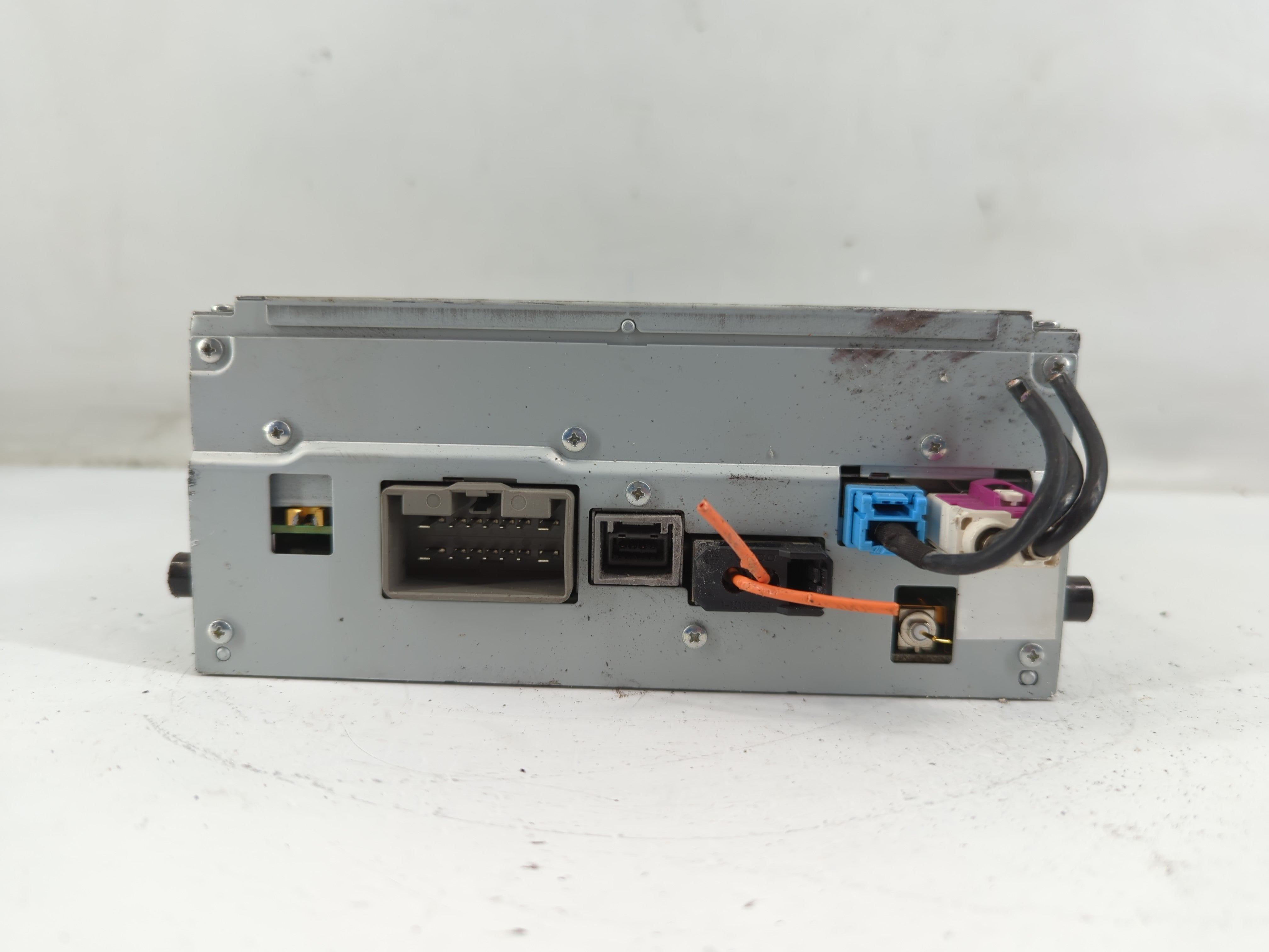 2010-2011 Jaguar Xj Radio AM FM Cd Player Receiver Replacement P/N:BF6N-18C815-JB 31328814 AA Fits Fits 2010 2011 OEM Used Auto Parts - Oemusedautoparts1.com
