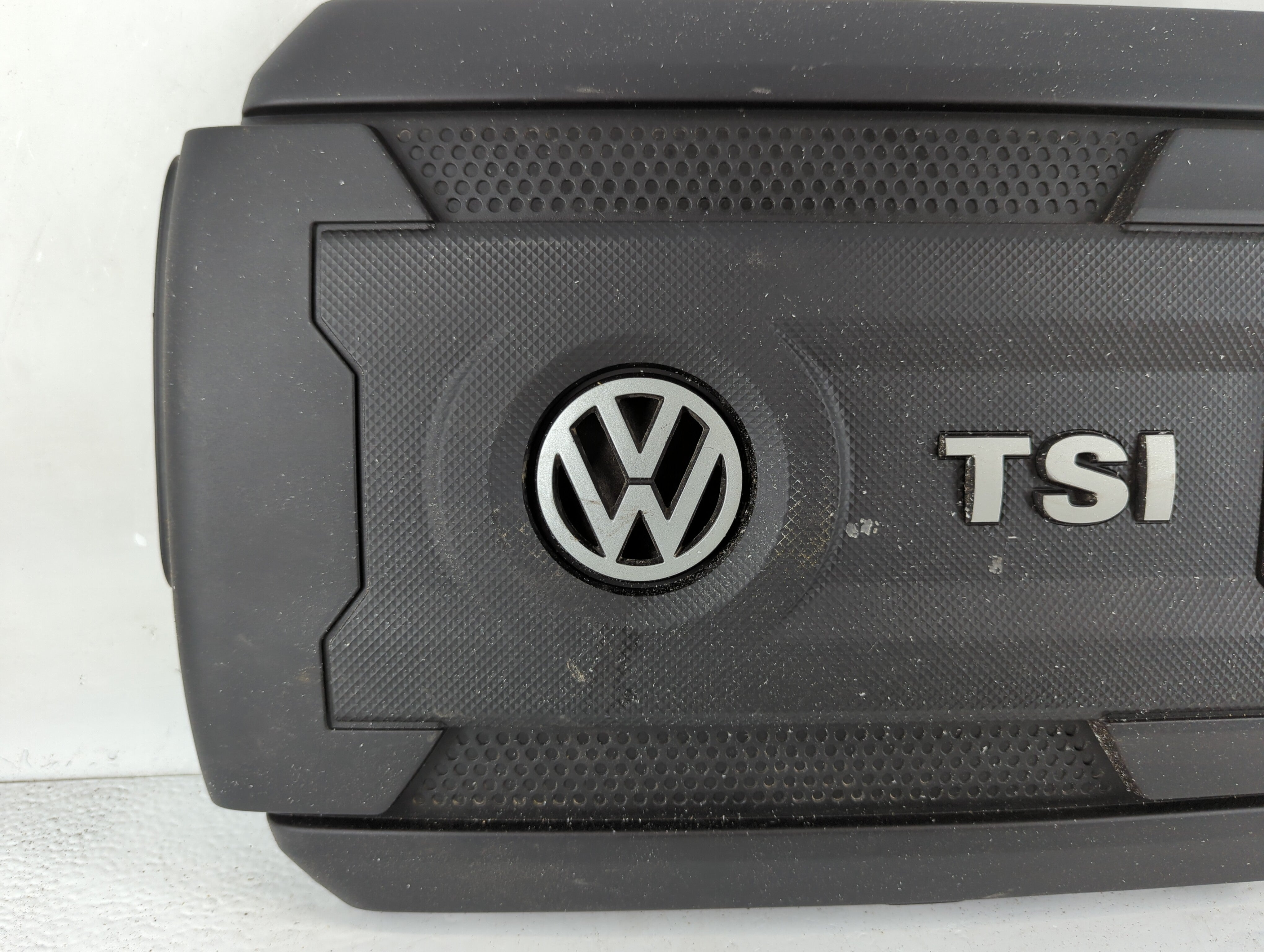 2016 Volkswagen Jetta Engine Cover - Oemusedautoparts1.com