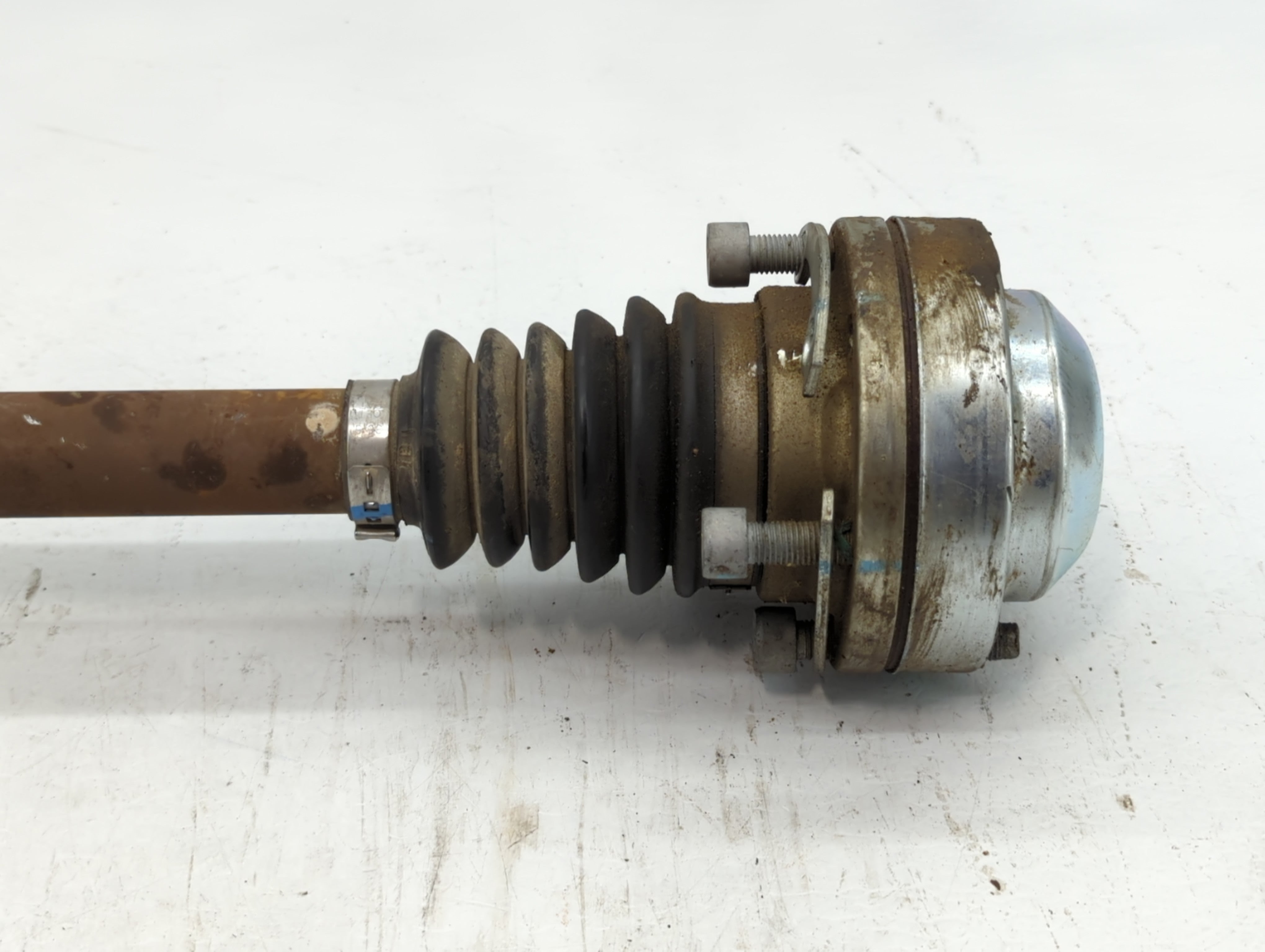 2008-2014 Cadillac Cts Axle Shaft Front Driver Cv C/v - Oemusedautoparts1.com