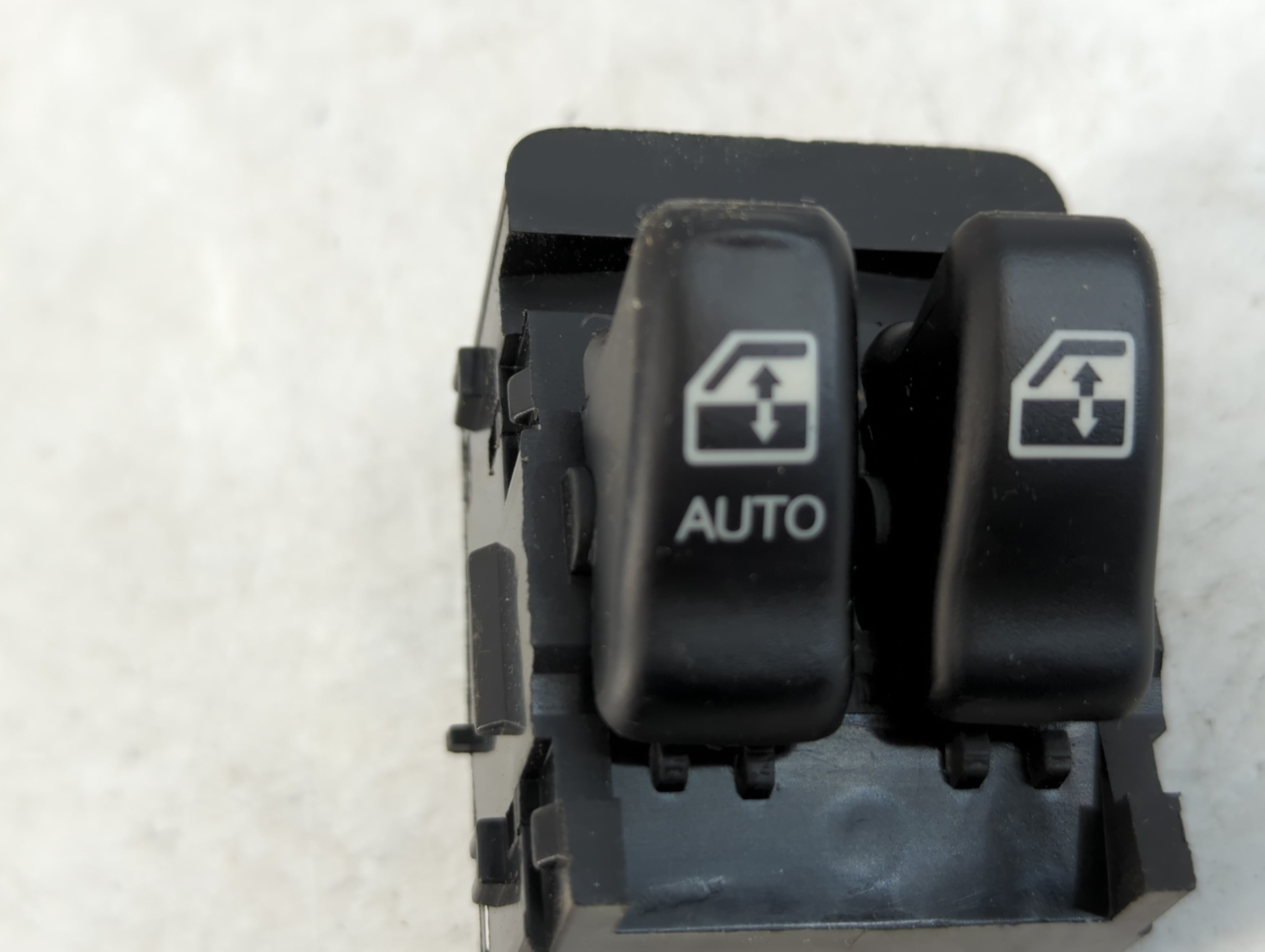 2000-2005 Chevrolet Venture Master Power Window Switch Replacement Driver Side Left Fits Fits 2000 2001 2002 2003 2004 2005 OEM Used Auto Parts - Oemusedautoparts1.com
