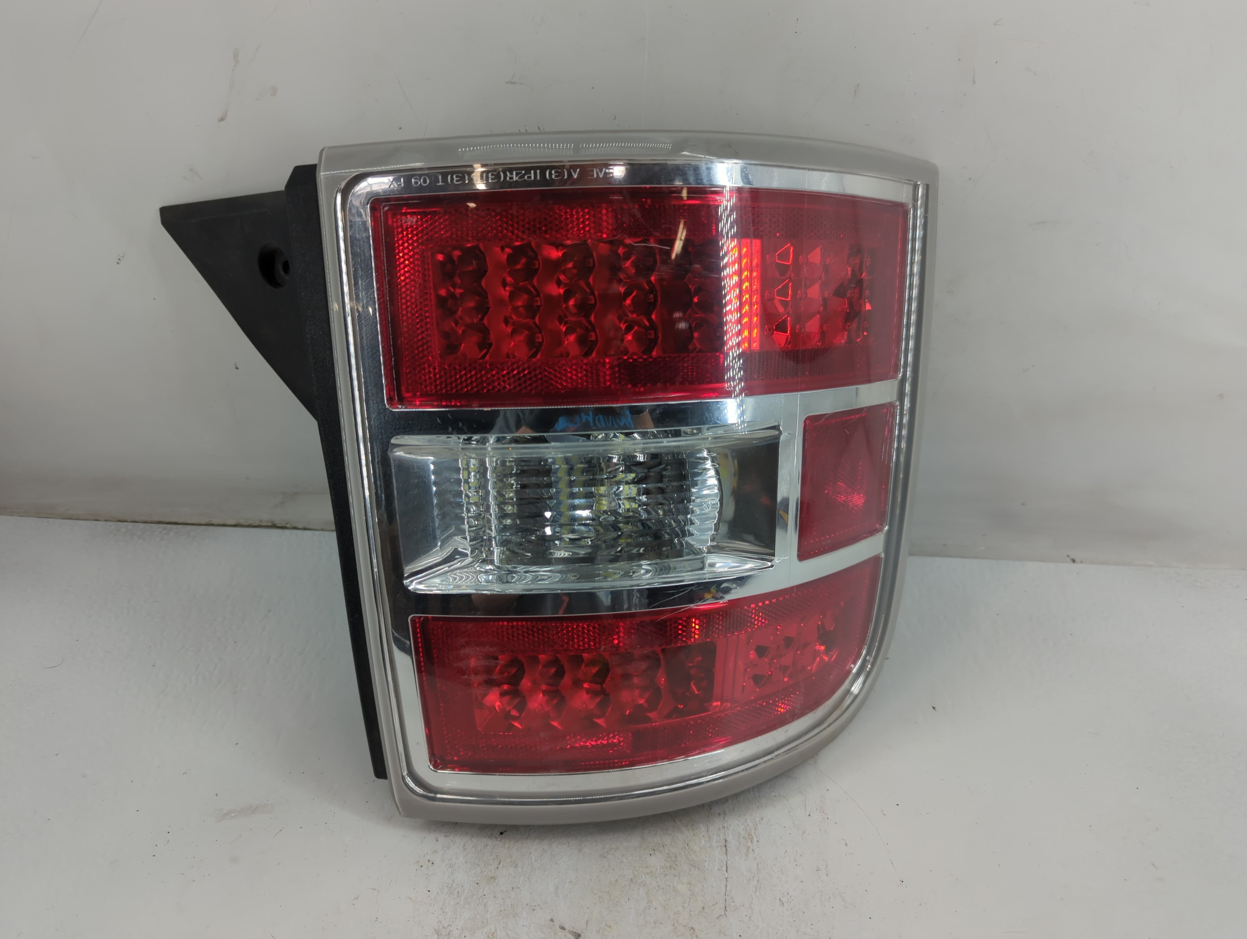 2009-2011 Ford Flex Tail Light Assembly Driver Left OEM Fits Fits 2009 2010 2011 OEM Used Auto Parts - Oemusedautoparts1.com