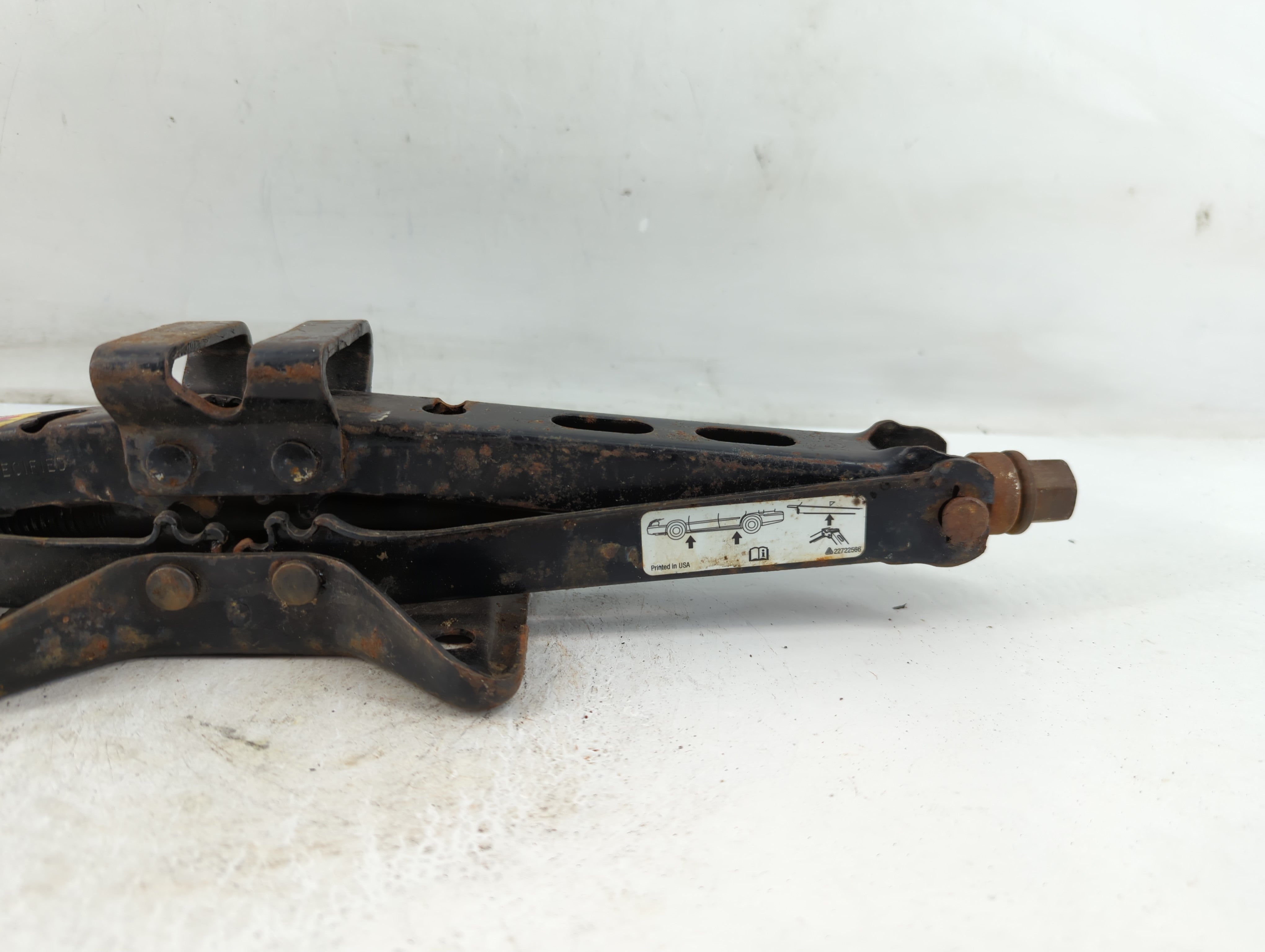 2006 Pontiac Grand Prix Spare Scissor Car Jack - Oemusedautoparts1.com
