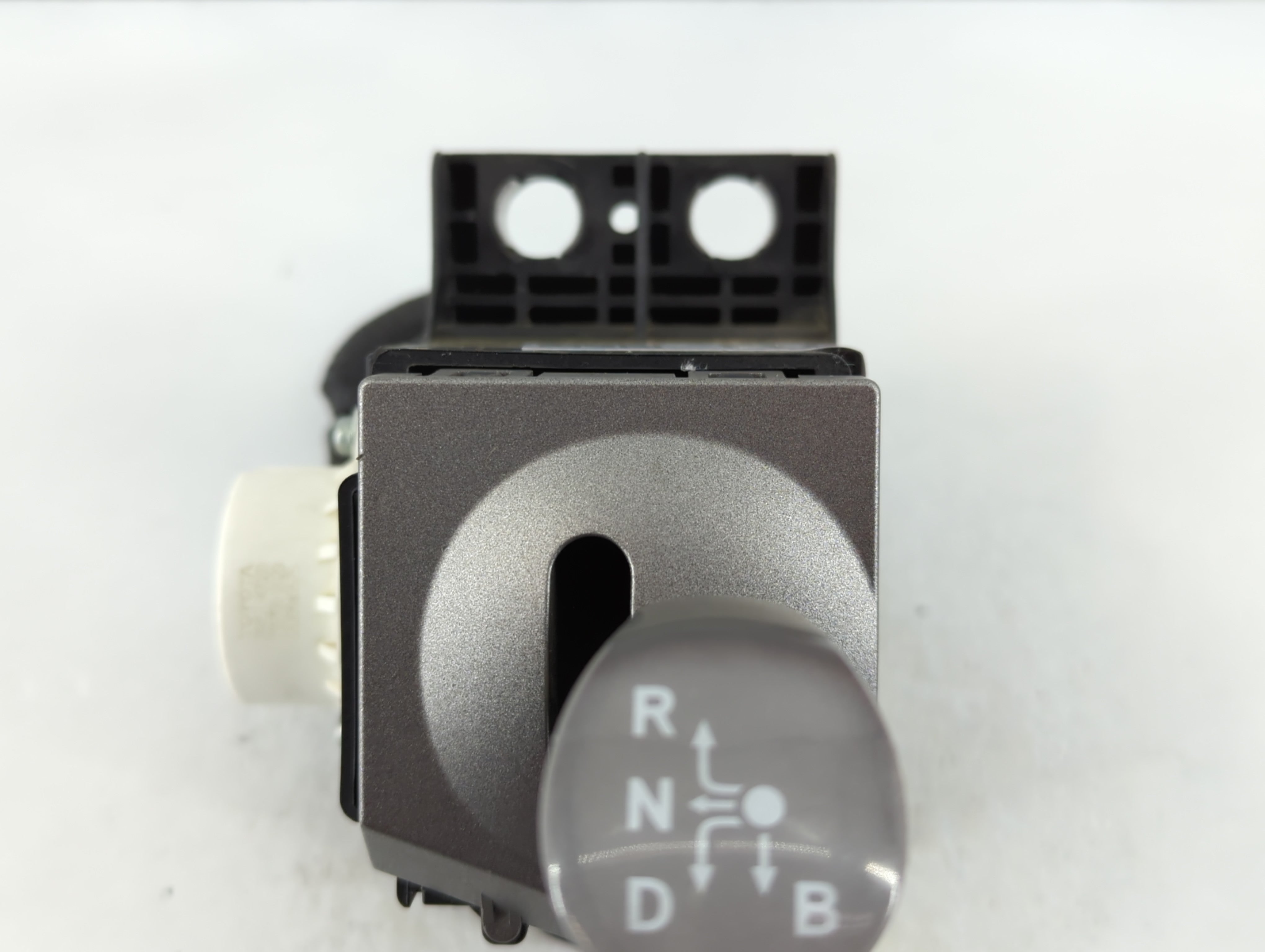 2005 Toyota Prius Plug-in SHIFTER - Oemusedautoparts1.com