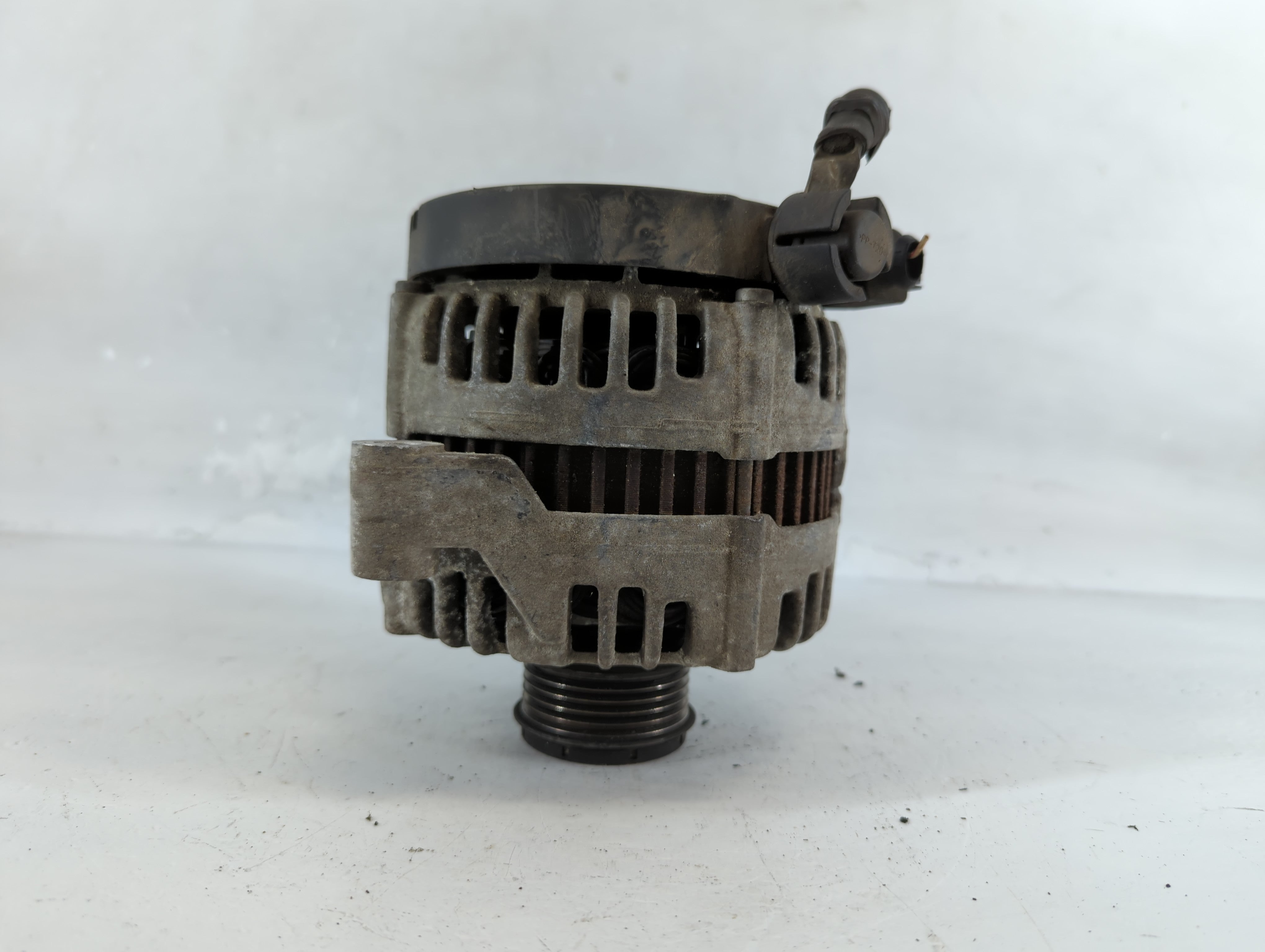 2008-2010 Volvo V70 Alternator Replacement Generator Charging Assembly Engine OEM P/N:30773111 0 121 615 014 Fits OEM Used Auto Parts - Oemusedautoparts1.com