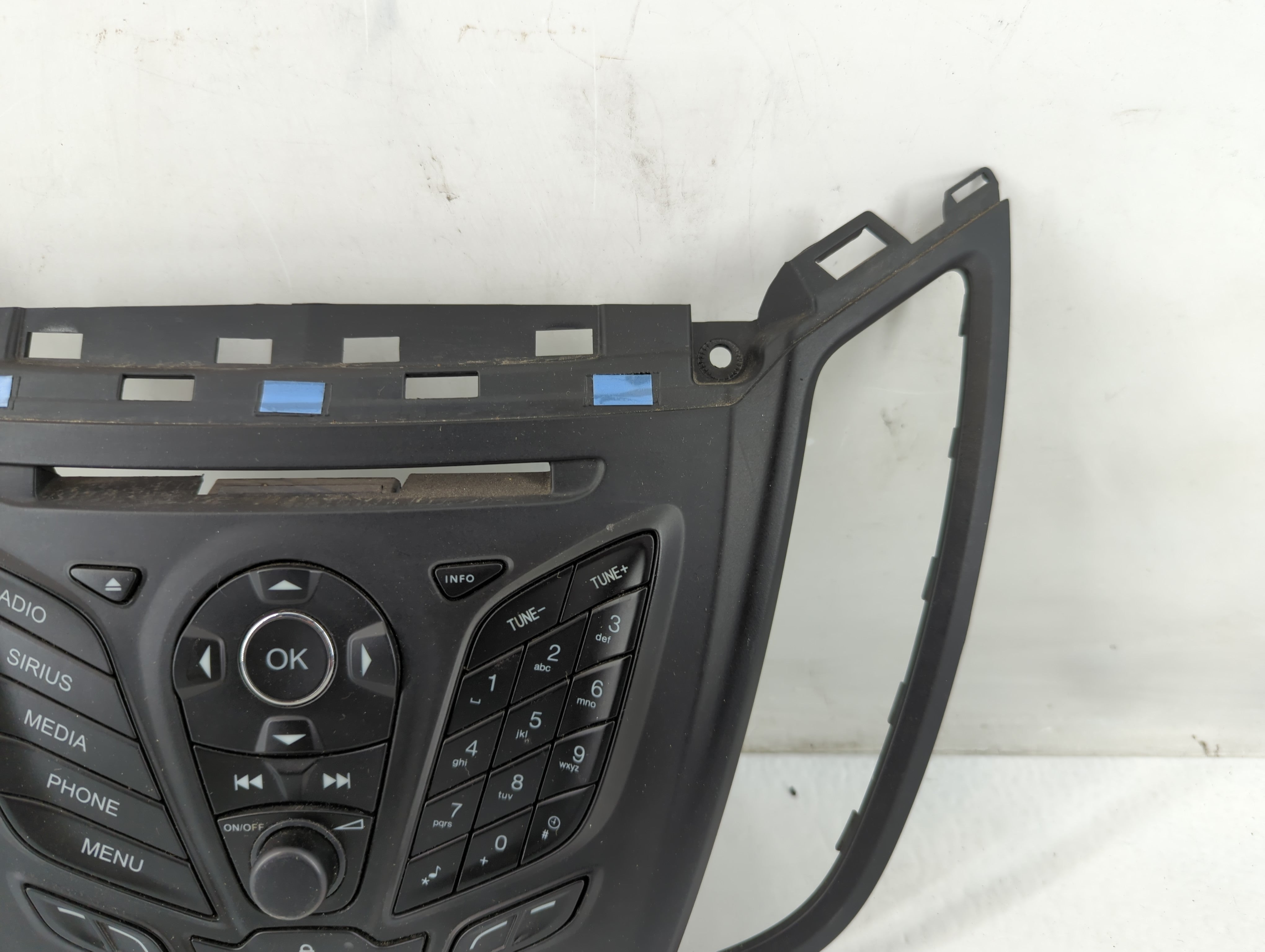 2013-2016 Ford Escape Radio AM FM Cd Player Receiver Replacement P/N:DJ5T 18K811 BA Fits Fits 2013 2014 2015 2016 OEM Used Auto Parts - Oemusedautoparts1.com