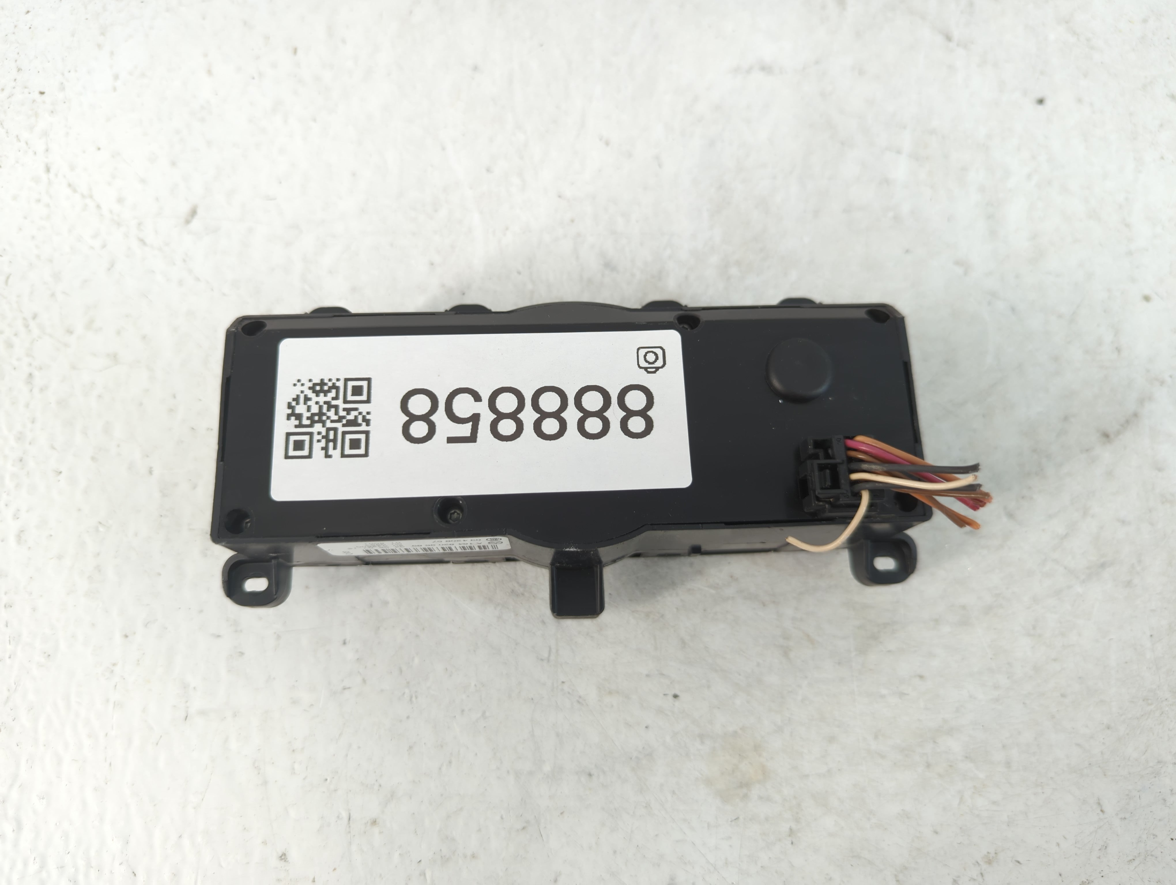 2007-2008 Mercedes-Benz R350 Climate Control Module Temperature AC/Heater Replacement P/N:A 164 820 96 89 Fits Fits 2007 2008 OEM Used Auto Parts - Oemusedautoparts1.com
