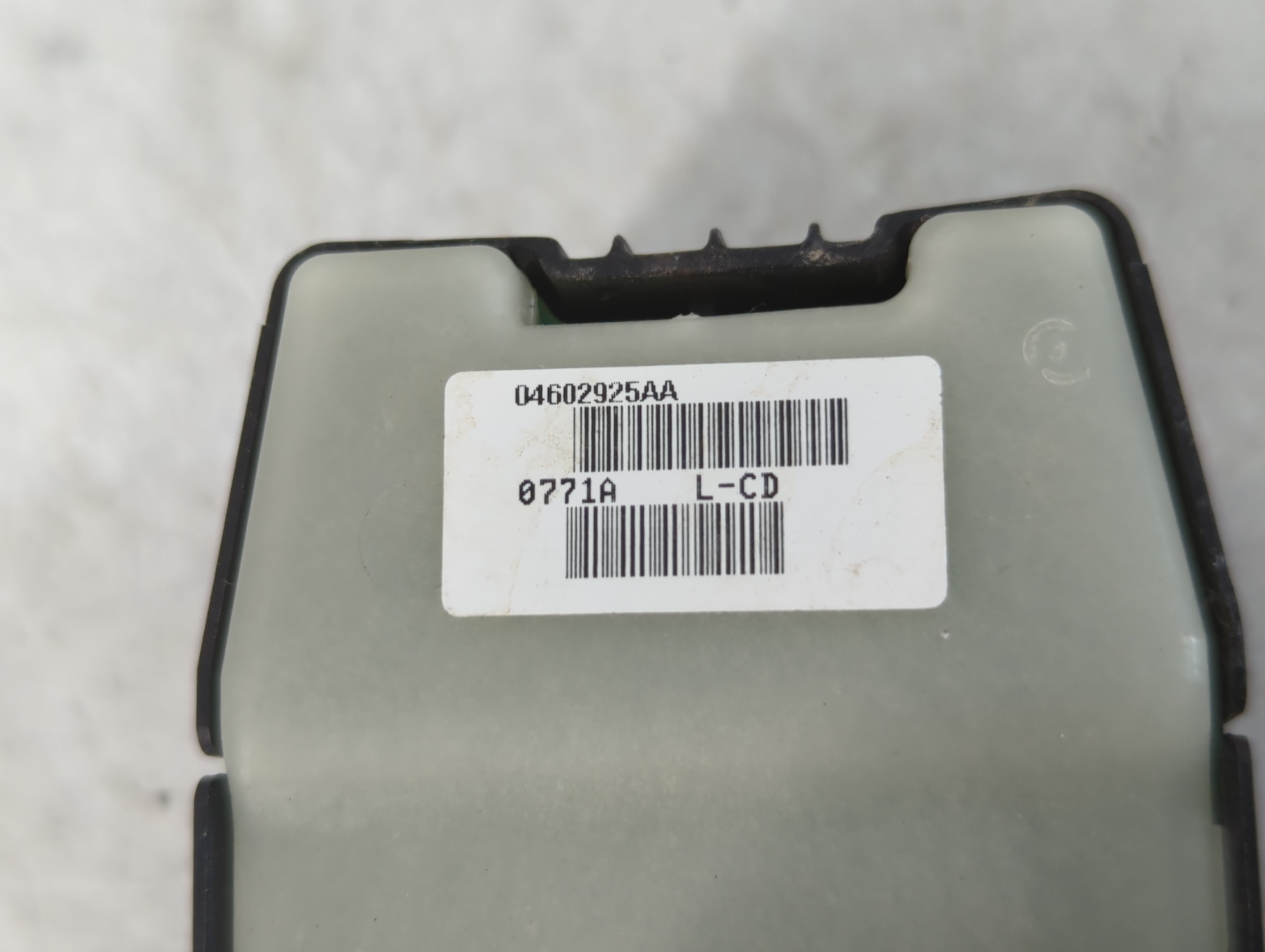 2011-2014 Chrysler 200 Master Power Window Switch Replacement Driver Side Left P/N:04602925AA Fits Fits 2011 2012 2013 2014 OEM Used Auto Parts - Oemusedautoparts1.com
