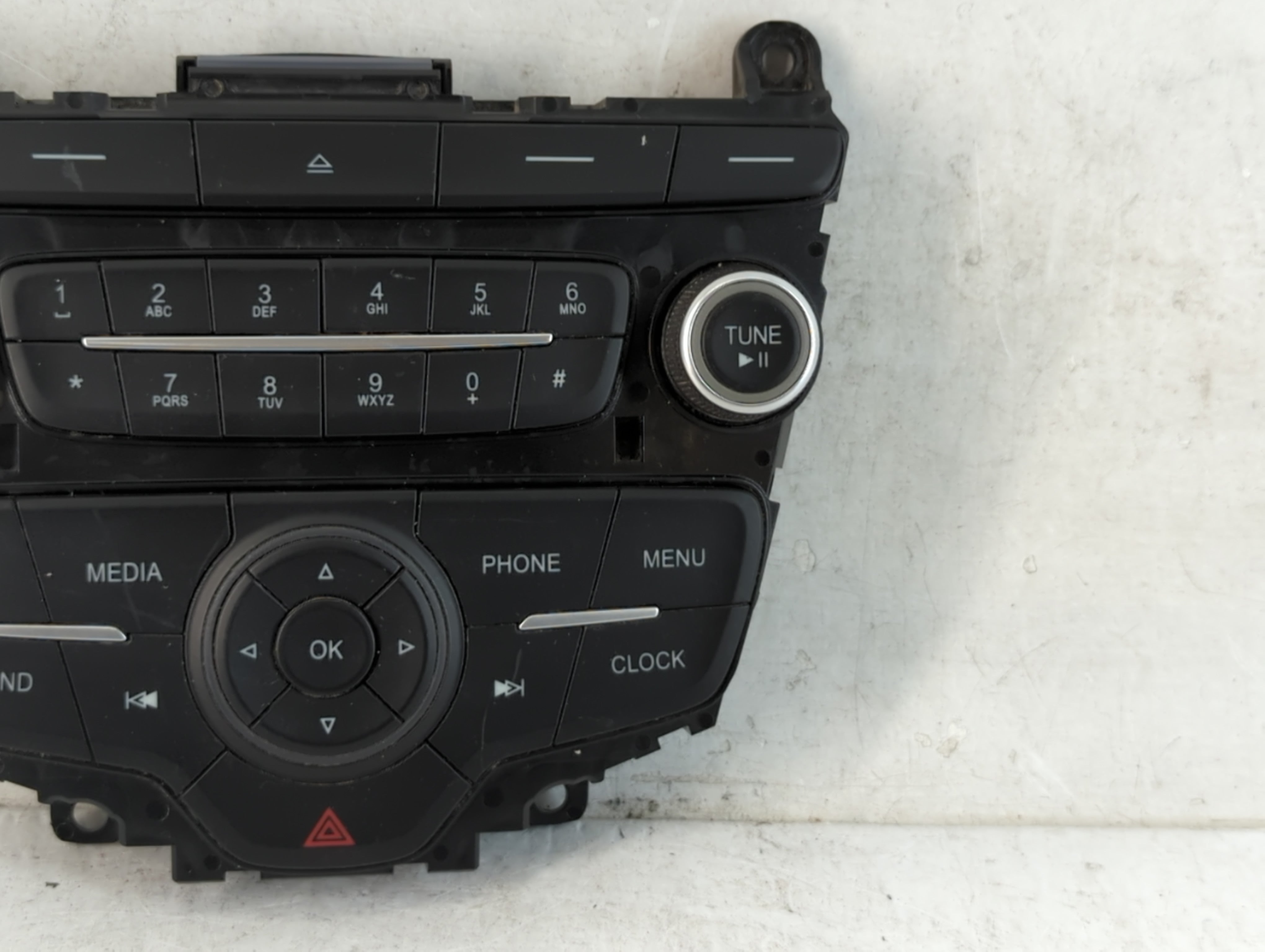 2017-2019 Ford Escape Radio AM FM Cd Player Receiver Replacement P/N:F1ET18K811LD Fits Fits 2015 2016 2017 2018 2019 OEM Used Auto Parts - Oemusedautoparts1.com