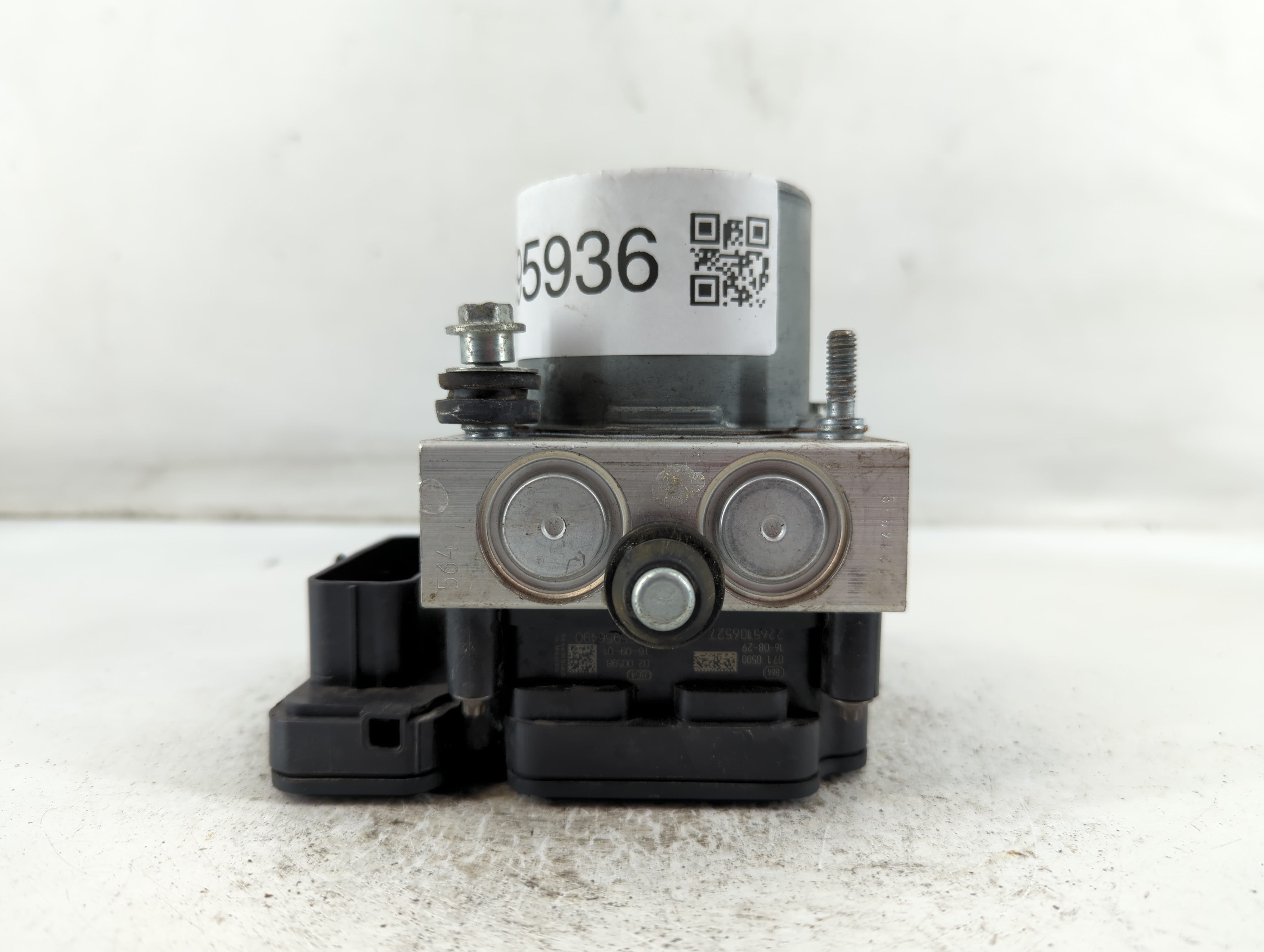 2017 Jeep Cherokee ABS Pump Control Module Replacement P/N:68293541AB Fits OEM Used Auto Parts - Oemusedautoparts1.com
