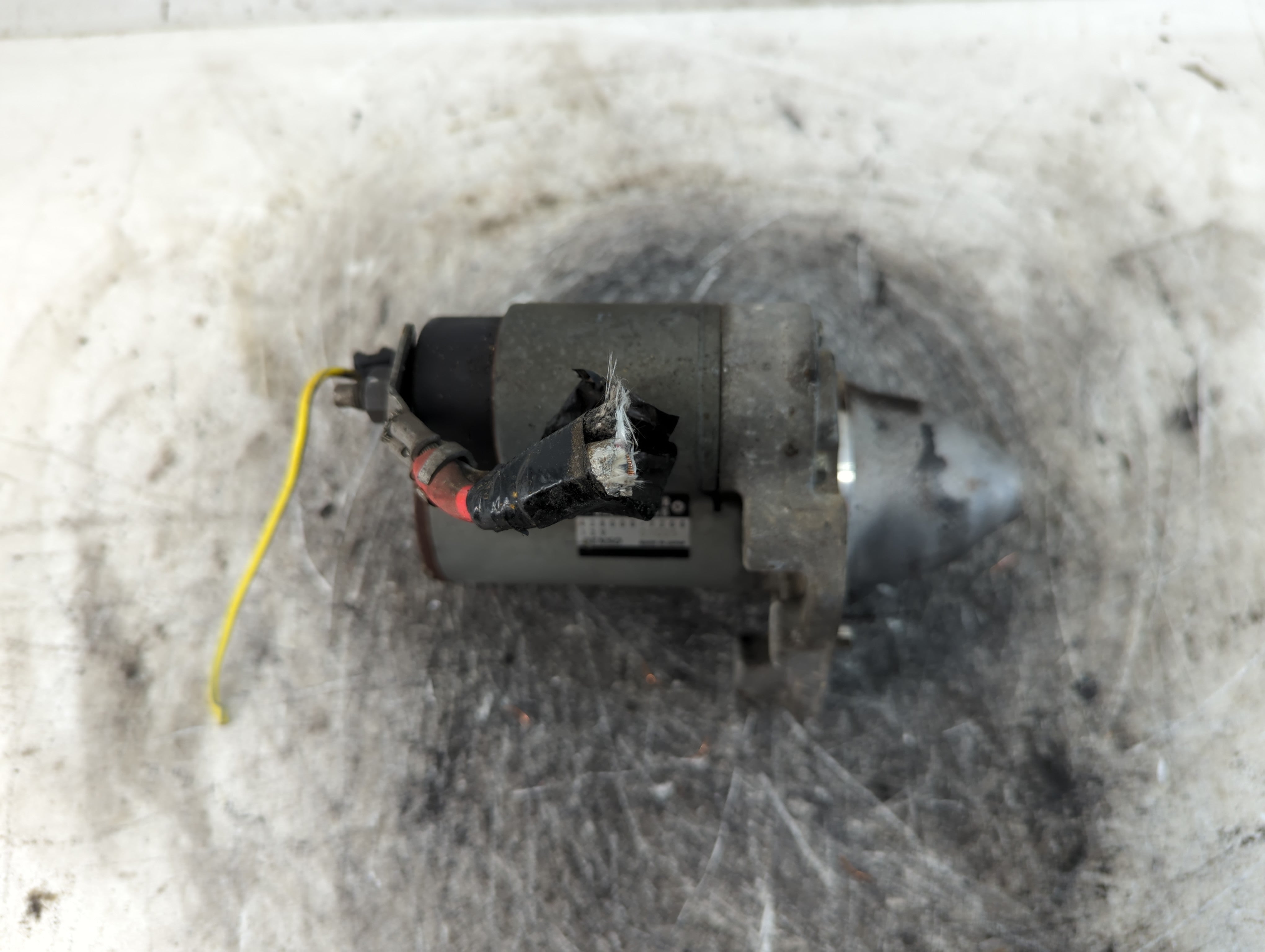 2011-2016 Chrysler Town & Country Car Starter Motor Solenoid OEM P/N:428000-7200 04801839AB Fits OEM Used Auto Parts - Oemusedautoparts1.com