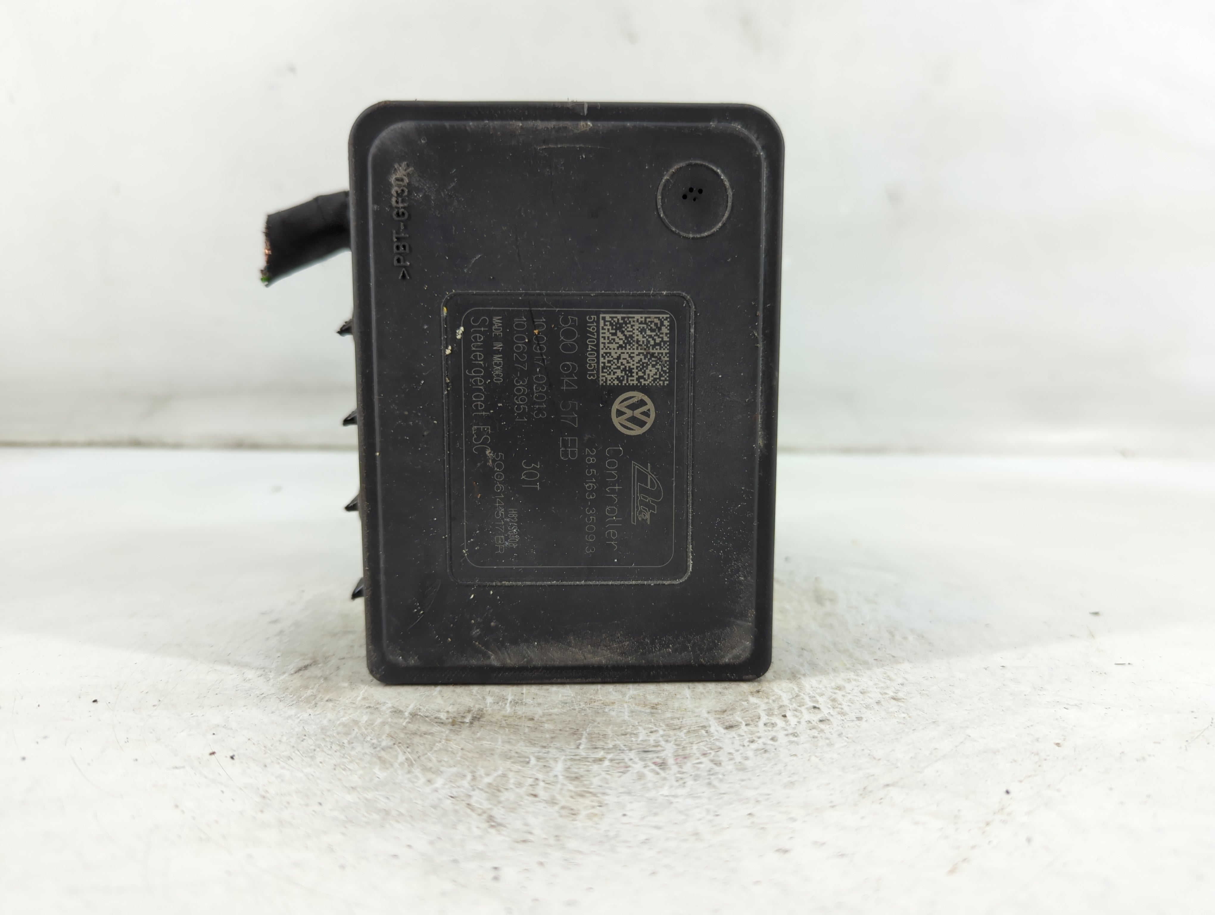 2019 Volkswagen Jetta ABS Pump Control Module Replacement P/N:5Q0 614 517 EB Fits OEM Used Auto Parts - Oemusedautoparts1.com