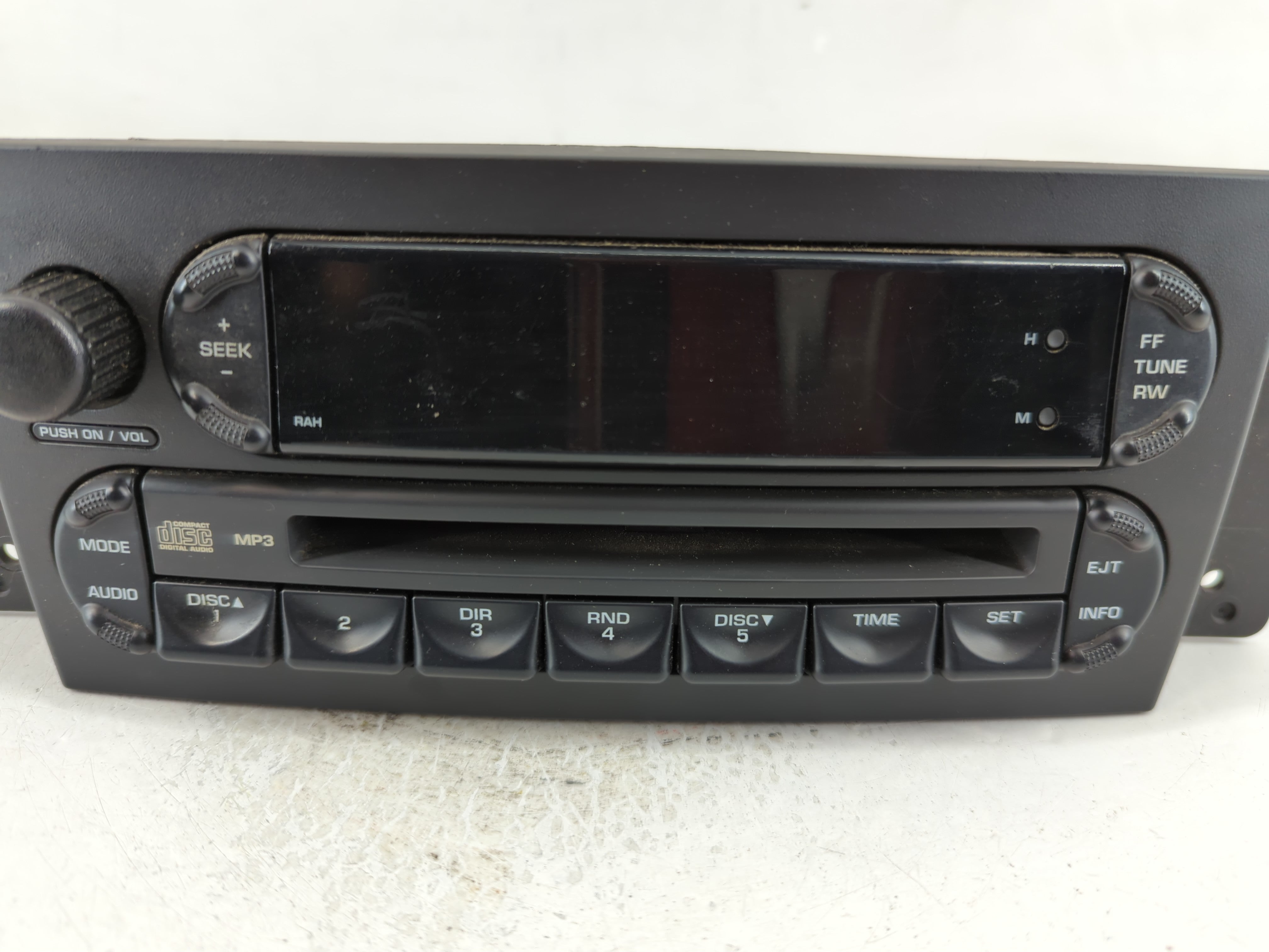 2004-2008 Chrysler Pacifica Radio AM FM Cd Player Receiver Replacement P/N:P05094564AE Fits Fits 2004 2005 2006 2007 2008 OEM Used Auto Parts - Oemusedautoparts1.com