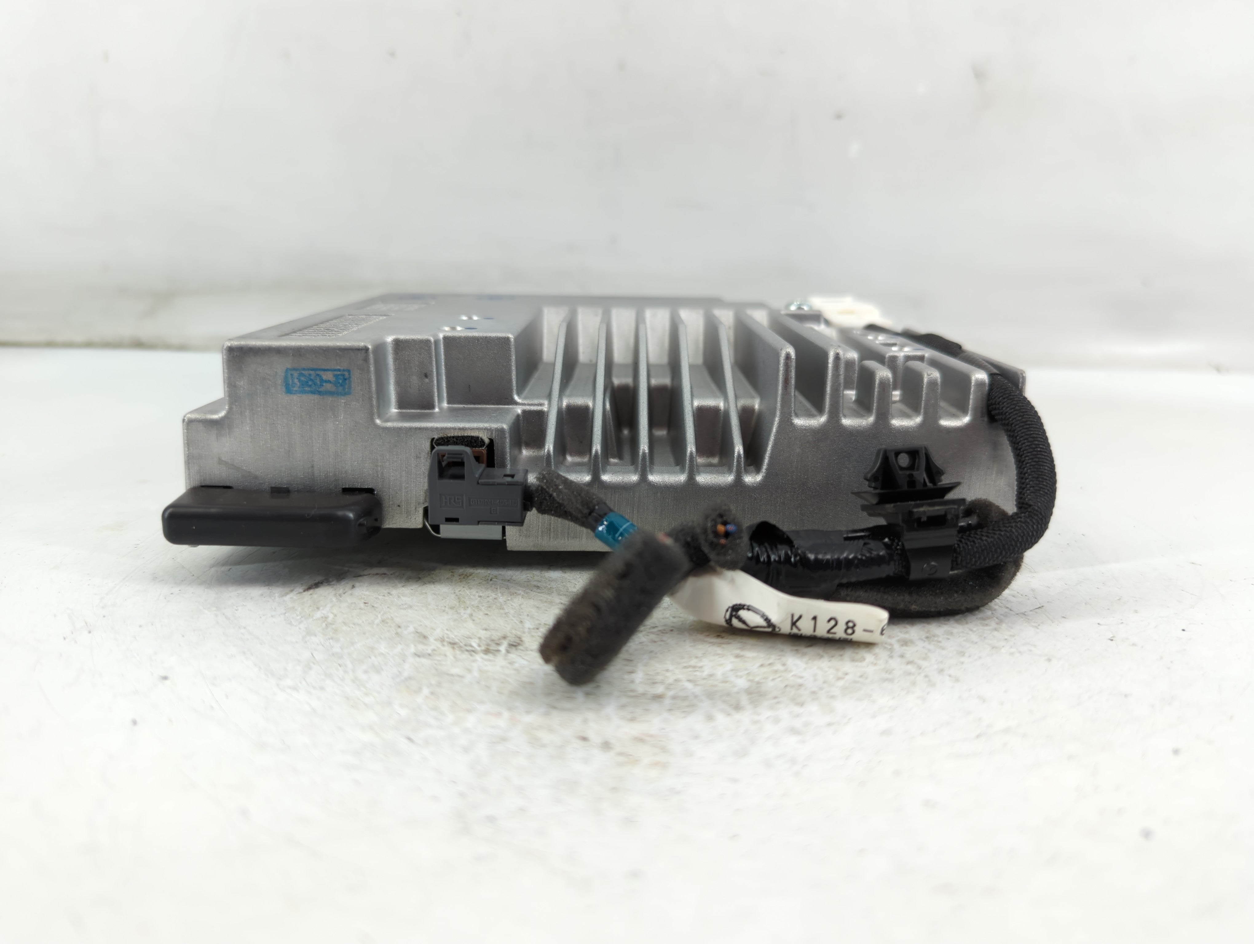 2016-2020 Mazda Cx-5 Radio AM FM Cd Player Receiver Replacement P/N:E910R-05.11062 TA0A 66 9C0 Fits OEM Used Auto Parts - Oemusedautoparts1.com