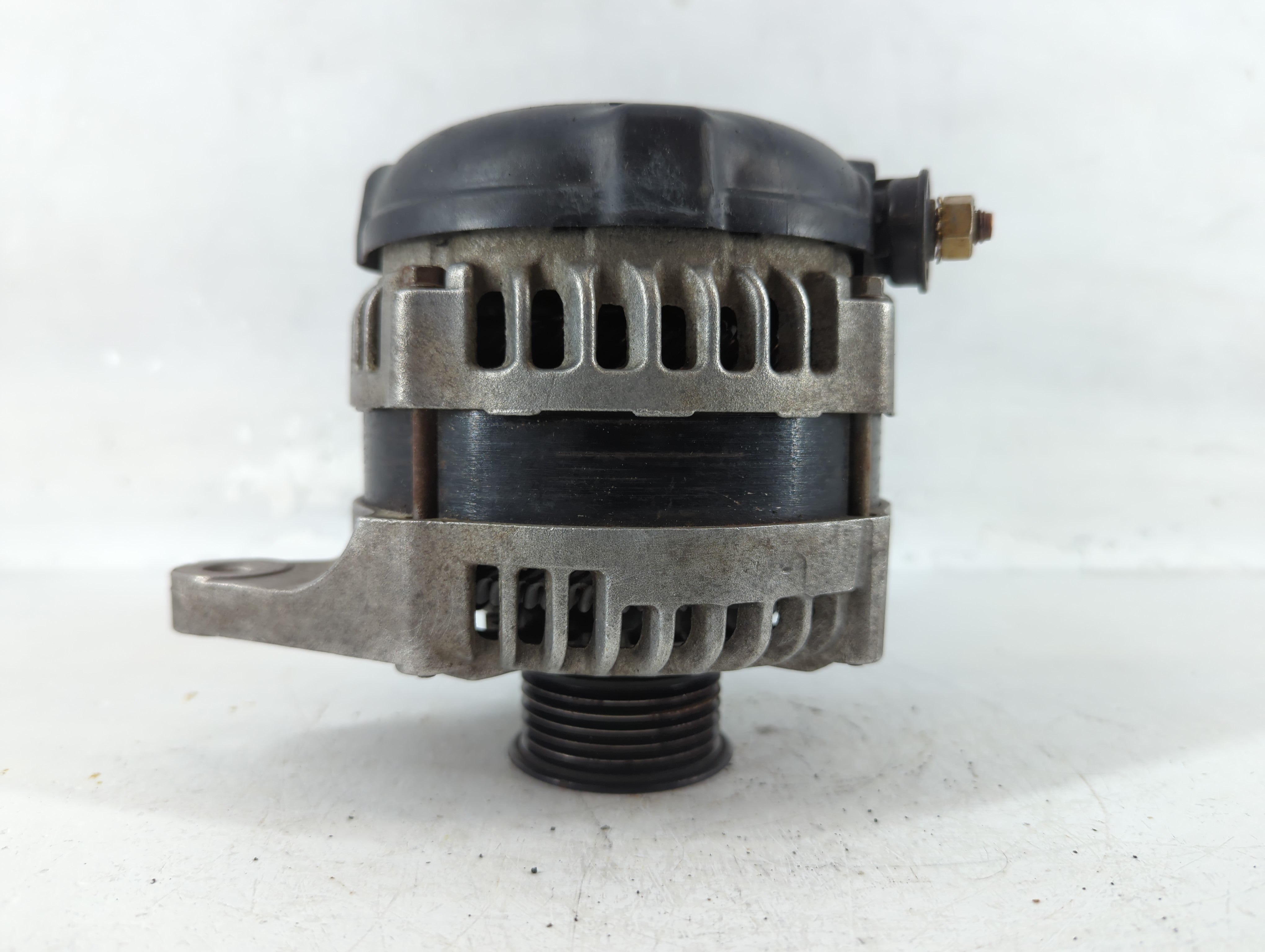 2007-2008 Chrysler Pacifica Alternator Replacement Generator Charging Assembly Engine OEM Fits Fits 2007 2008 2009 2010 OEM Used Auto Parts - Oemusedautoparts1.com