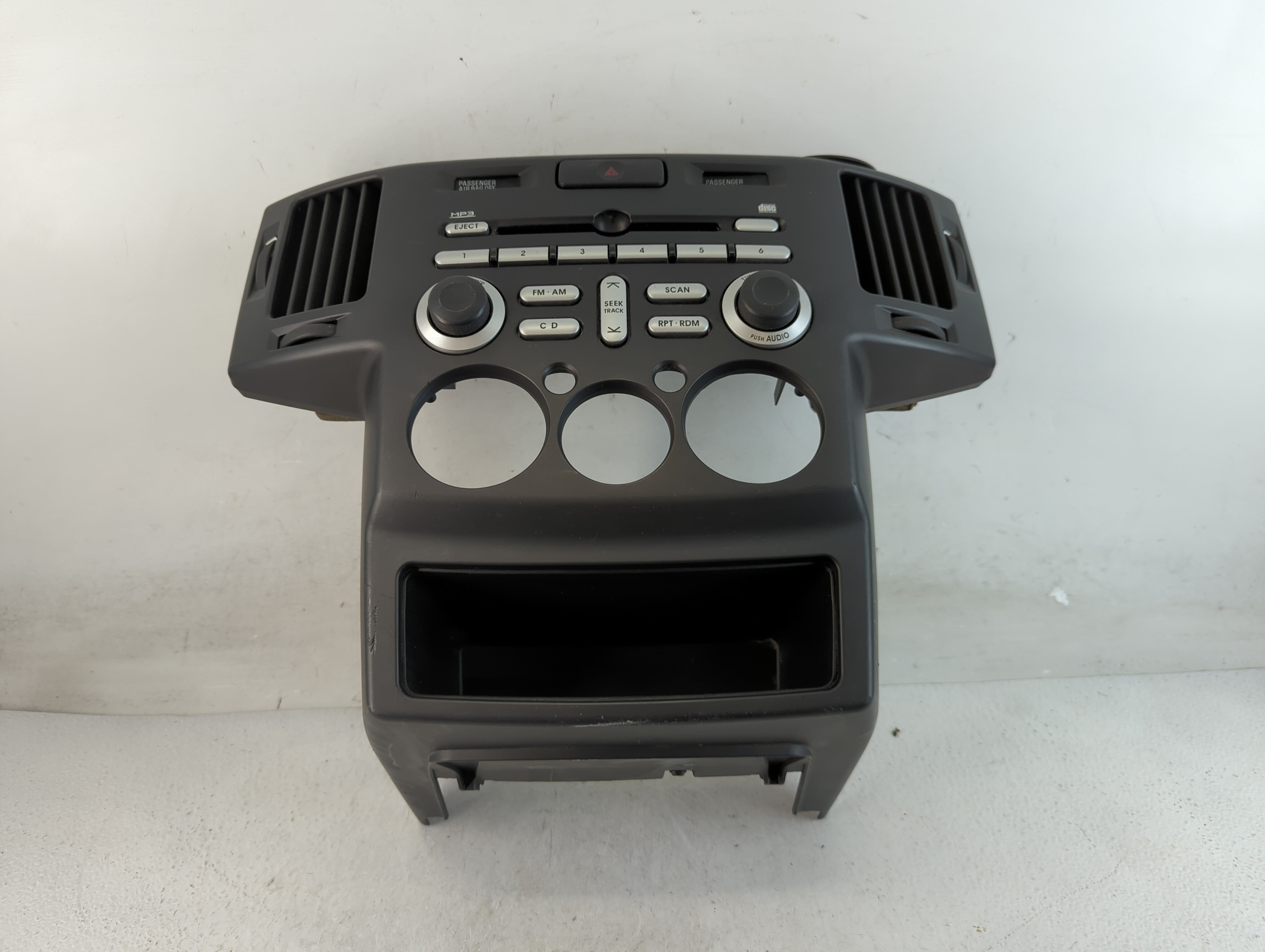 2006-2011 Mitsubishi Endeavor Radio AM FM Cd Player Receiver Replacement P/N:8002A129HA Fits Fits 2006 2007 2008 2009 2010 2011 OEM Used Auto Parts - Oemusedautoparts1.com
