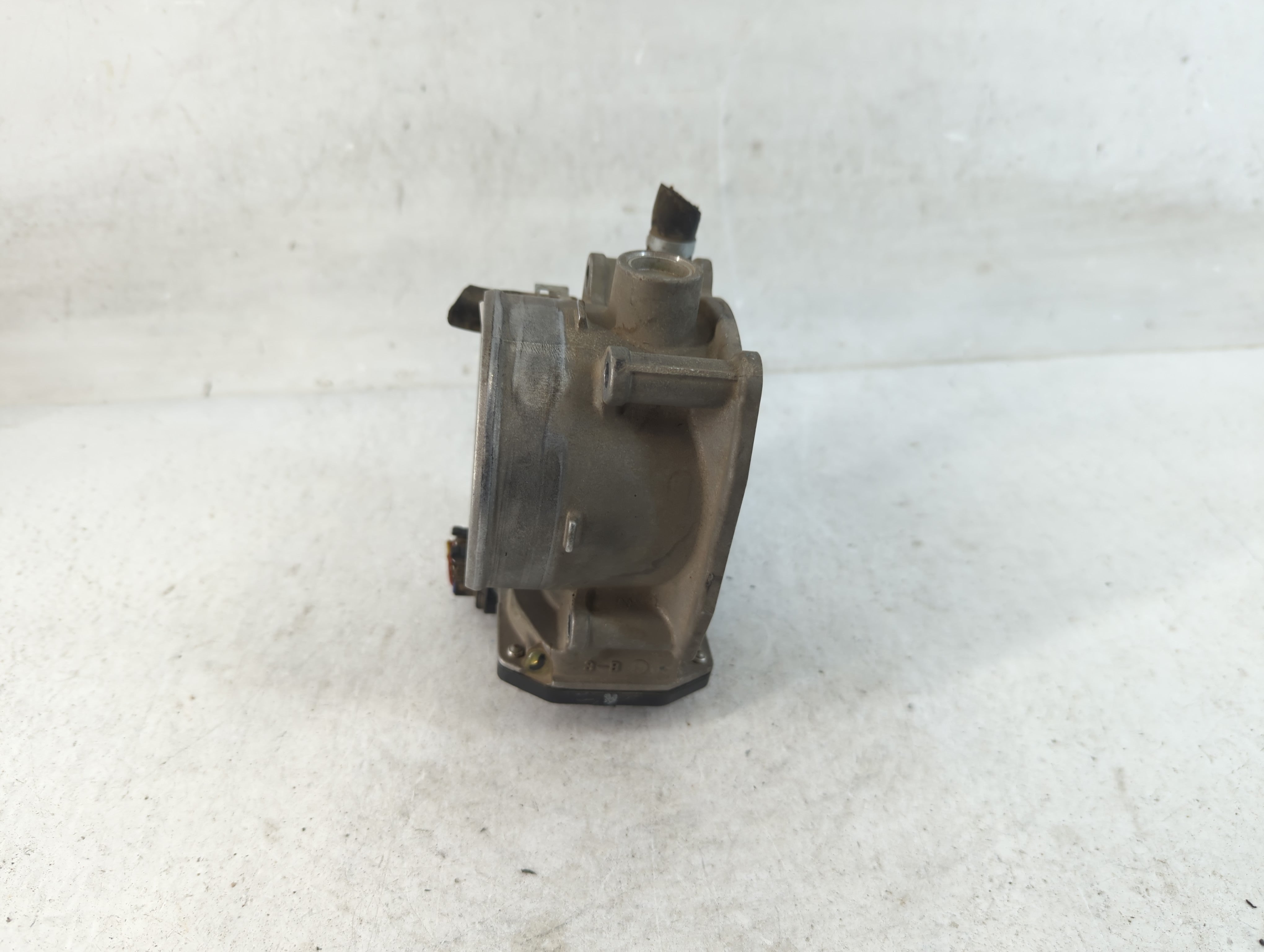 2007-2021 Toyota Tundra Throttle Body P/N:22030-0S010 Fits OEM Used Auto Parts - Oemusedautoparts1.com