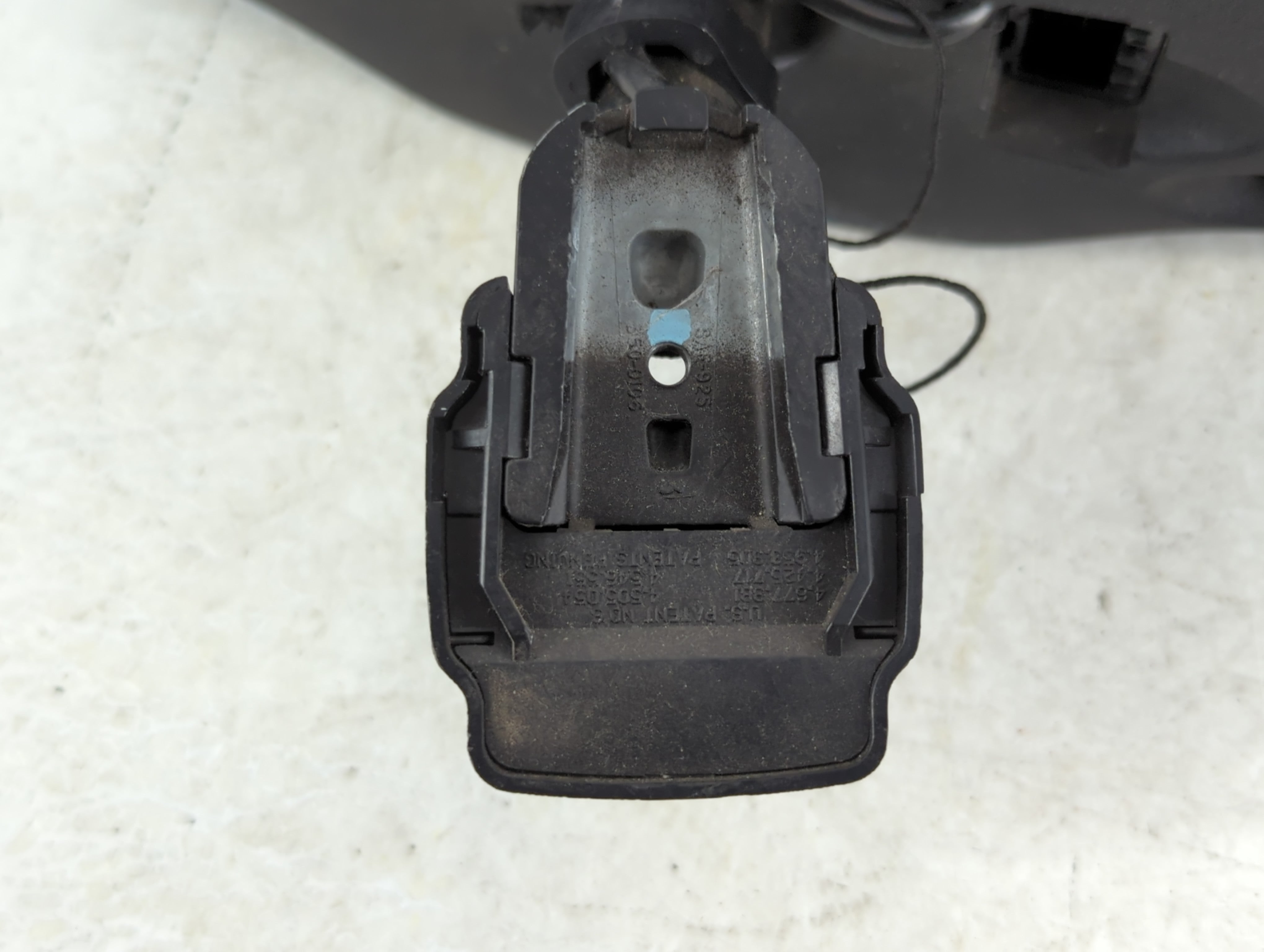 2004 Cadillac Escalade Interior Rear View Mirror Replacement OEM P/N:15176973 Fits OEM Used Auto Parts - Oemusedautoparts1.com