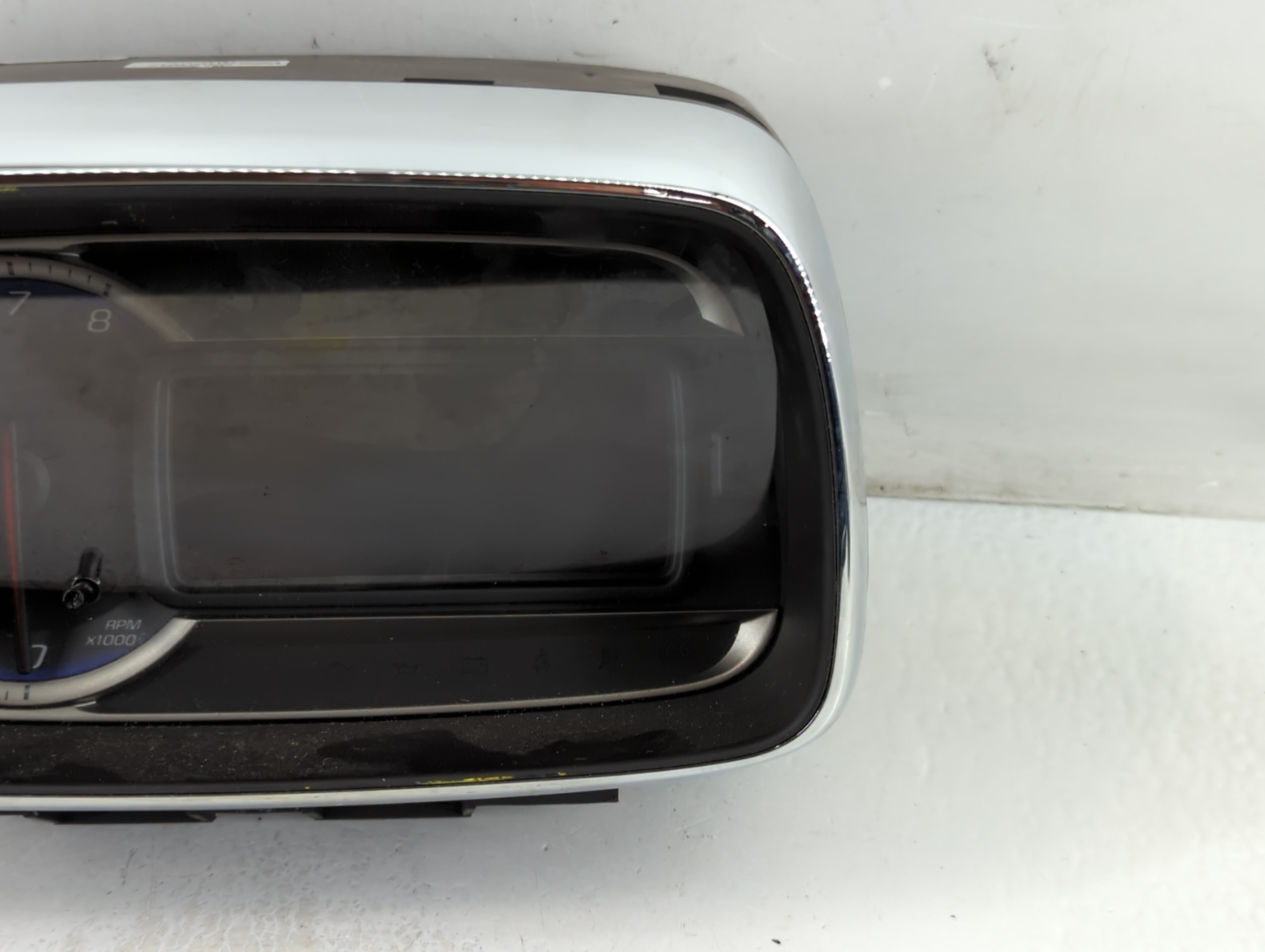 2015-2016 Chevrolet Trax Instrument Cluster Speedometer Gauges P/N:94532507 Fits Fits 2015 2016 OEM Used Auto Parts - Oemusedautoparts1.com