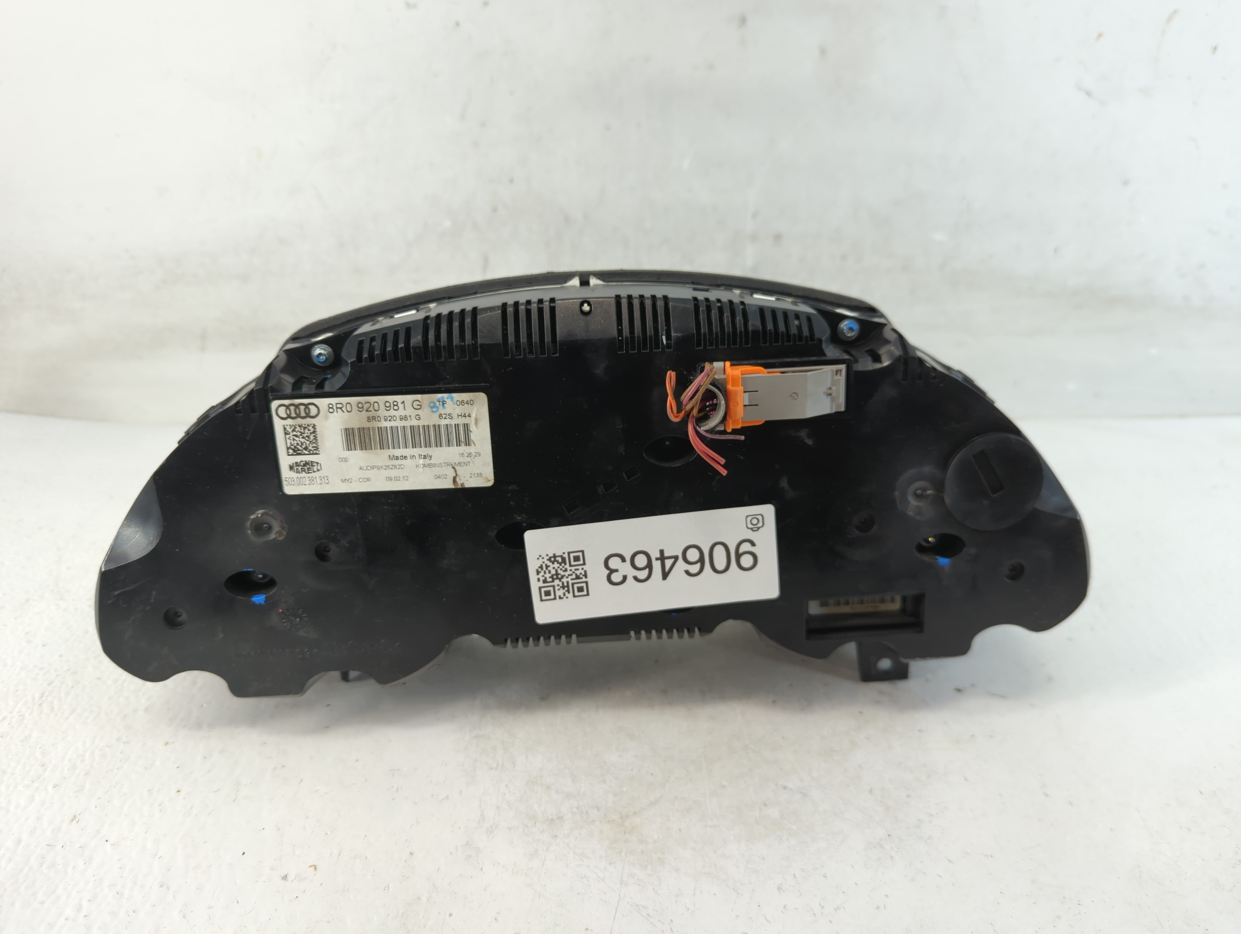 2011-2012 Audi Q5 Instrument Cluster Speedometer Gauges P/N:8R0 920 981 G Fits Fits 2011 2012 OEM Used Auto Parts - Oemusedautoparts1.com