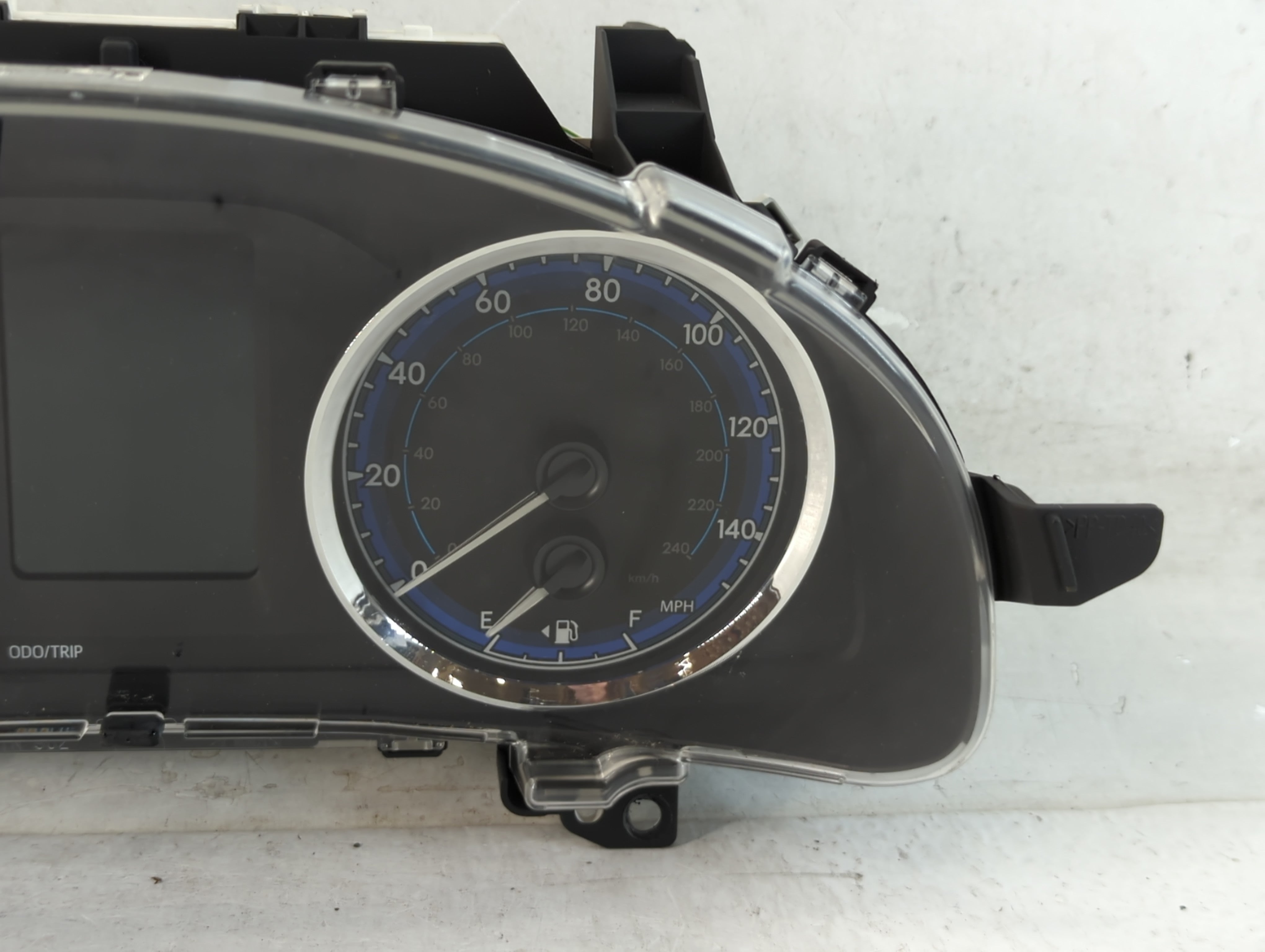 2018-2019 Toyota Corolla Instrument Cluster Speedometer Gauges P/N:TN157580-9380 83800-F2U80 Fits Fits 2018 2019 OEM Used Auto Parts - Oemusedautoparts1.com