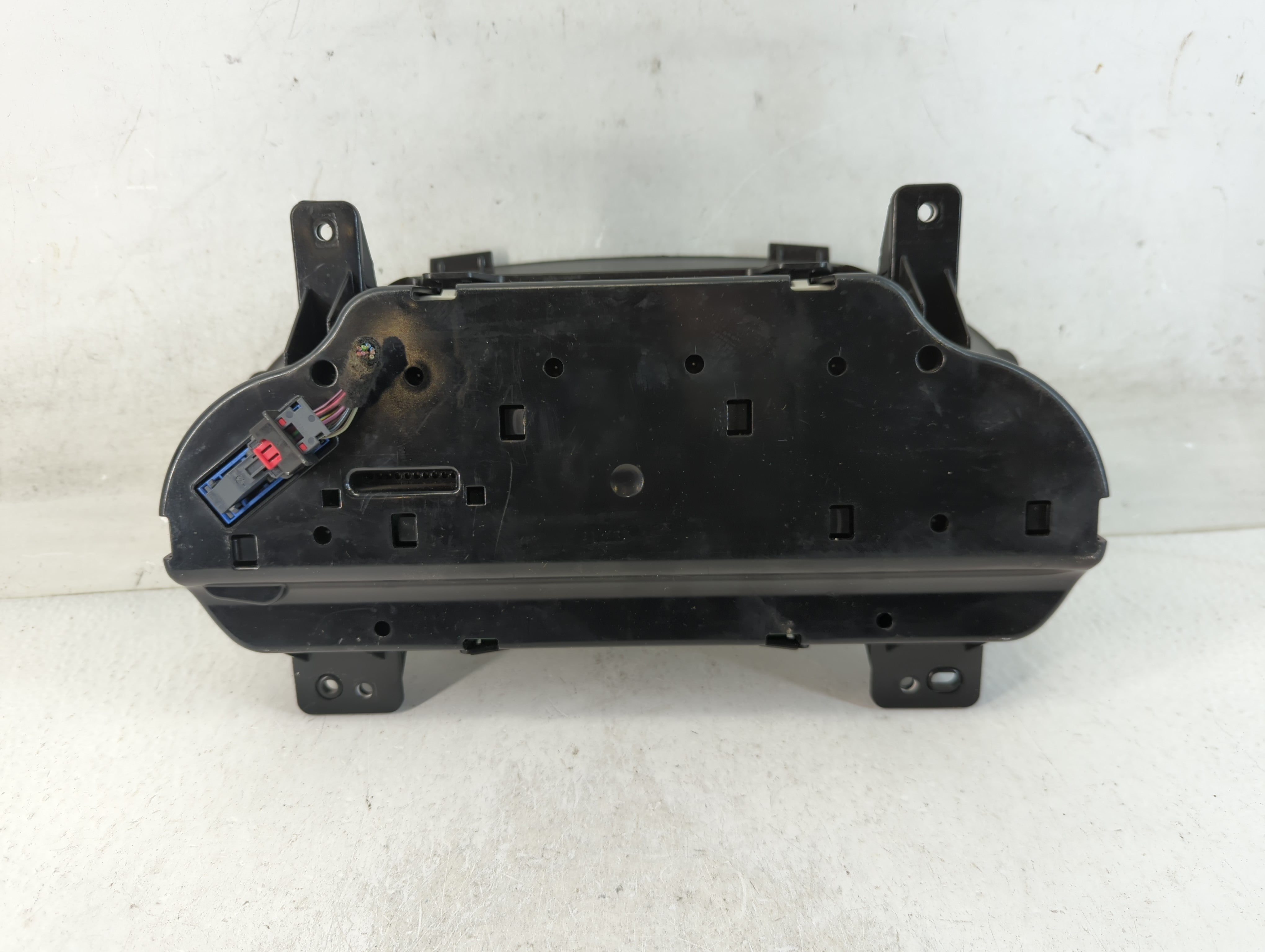 2016 Chevrolet Silverado 1500 Instrument Cluster Speedometer Gauges P/N:84063538 Fits OEM Used Auto Parts - Oemusedautoparts1.com