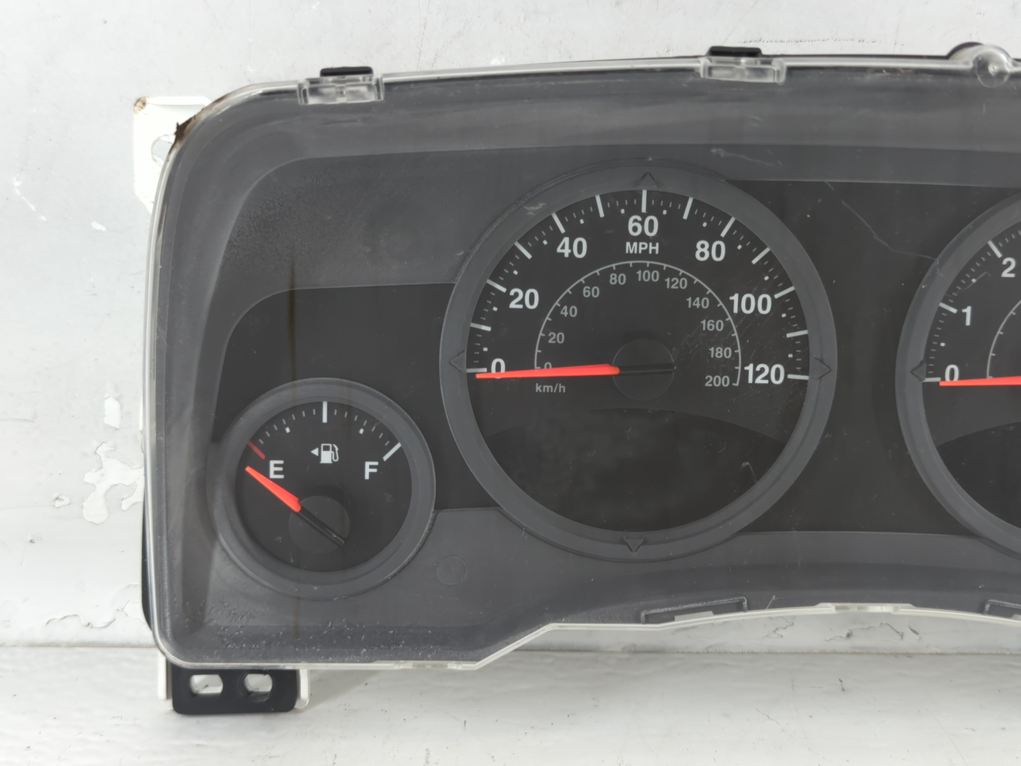 2007 Jeep Compass Instrument Cluster Speedometer Gauges P/N:05107006AF CR-0035-002-M0-CF Fits OEM Used Auto Parts - Oemusedautoparts1.com