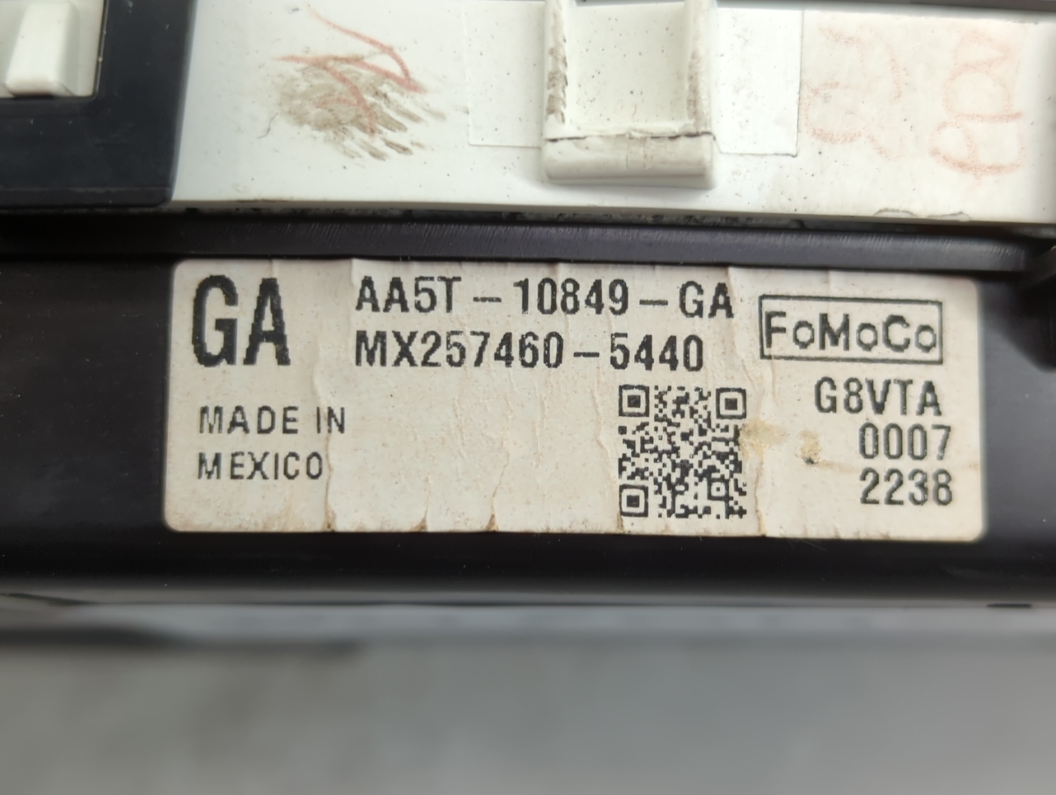 2010 Lincoln Mks Instrument Cluster Speedometer Gauges P/N:AA5T-10849-GC AA5T-10849-GA Fits OEM Used Auto Parts - Oemusedautoparts1.com