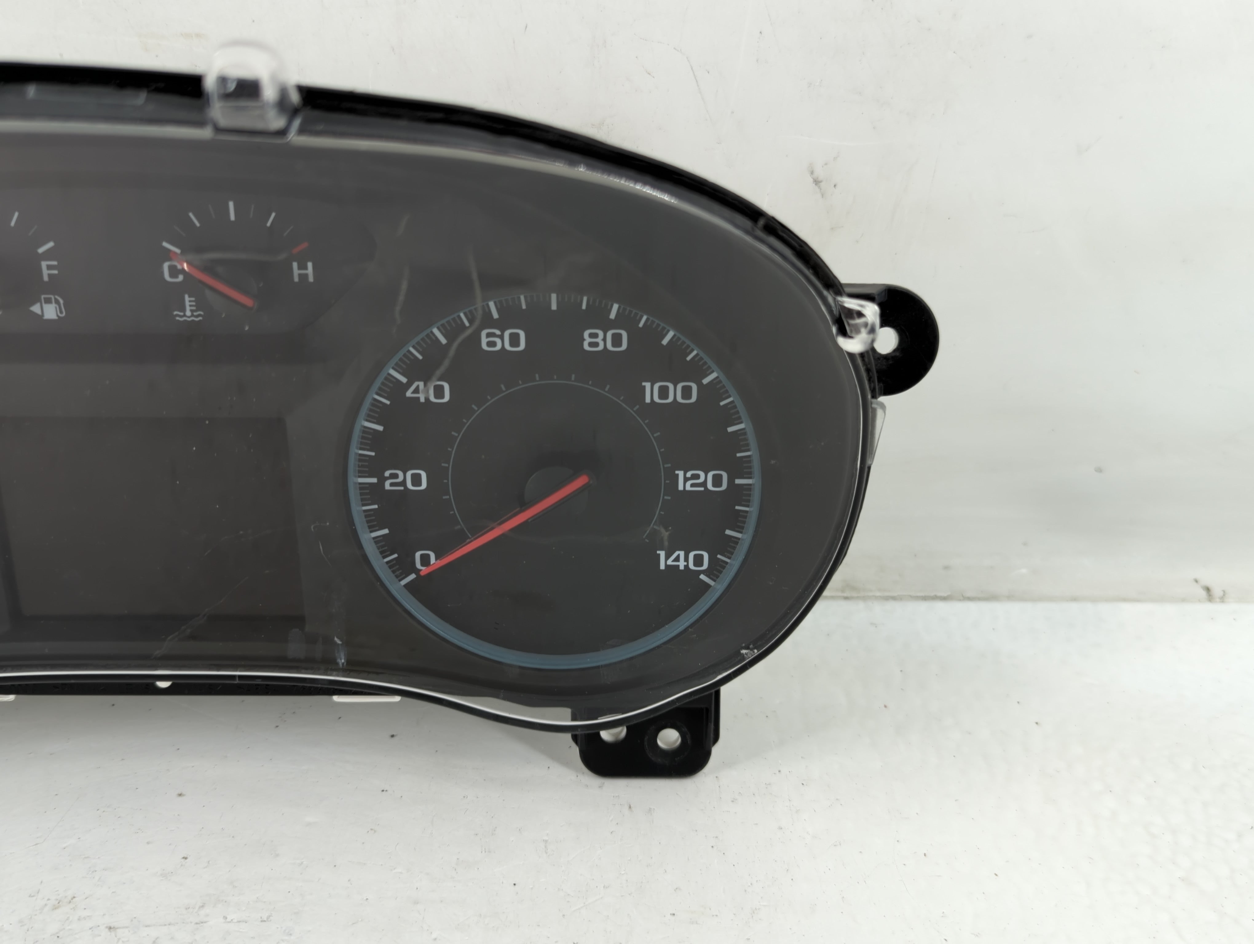 2020-2021 Chevrolet Traverse Instrument Cluster Speedometer Gauges P/N:84594411 Fits Fits 2020 2021 OEM Used Auto Parts - Oemusedautoparts1.com