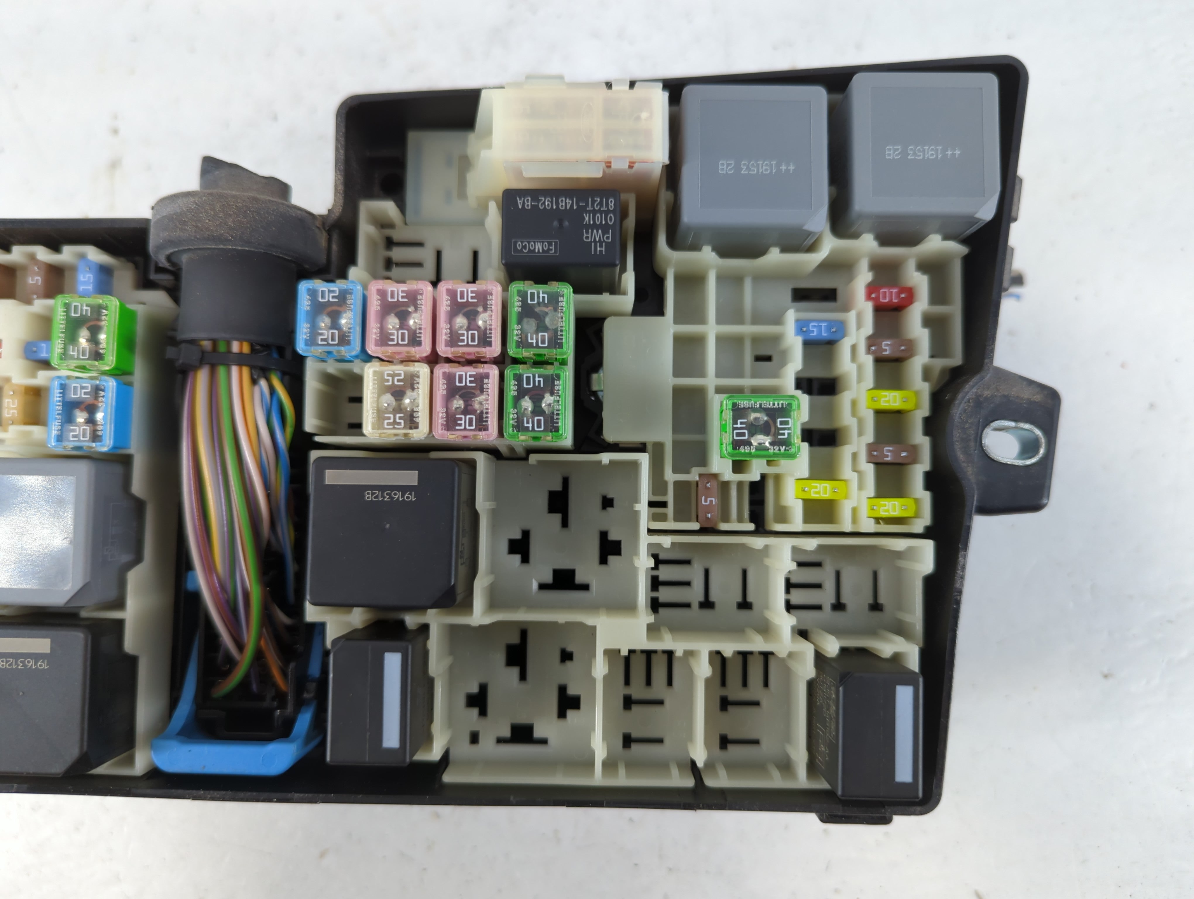 2019 Ford Escape Fusebox Fuse Box Panel Relay Module P/N:AV6T-14A067-AD E02345500 Fits OEM Used Auto Parts - Oemusedautoparts1.com