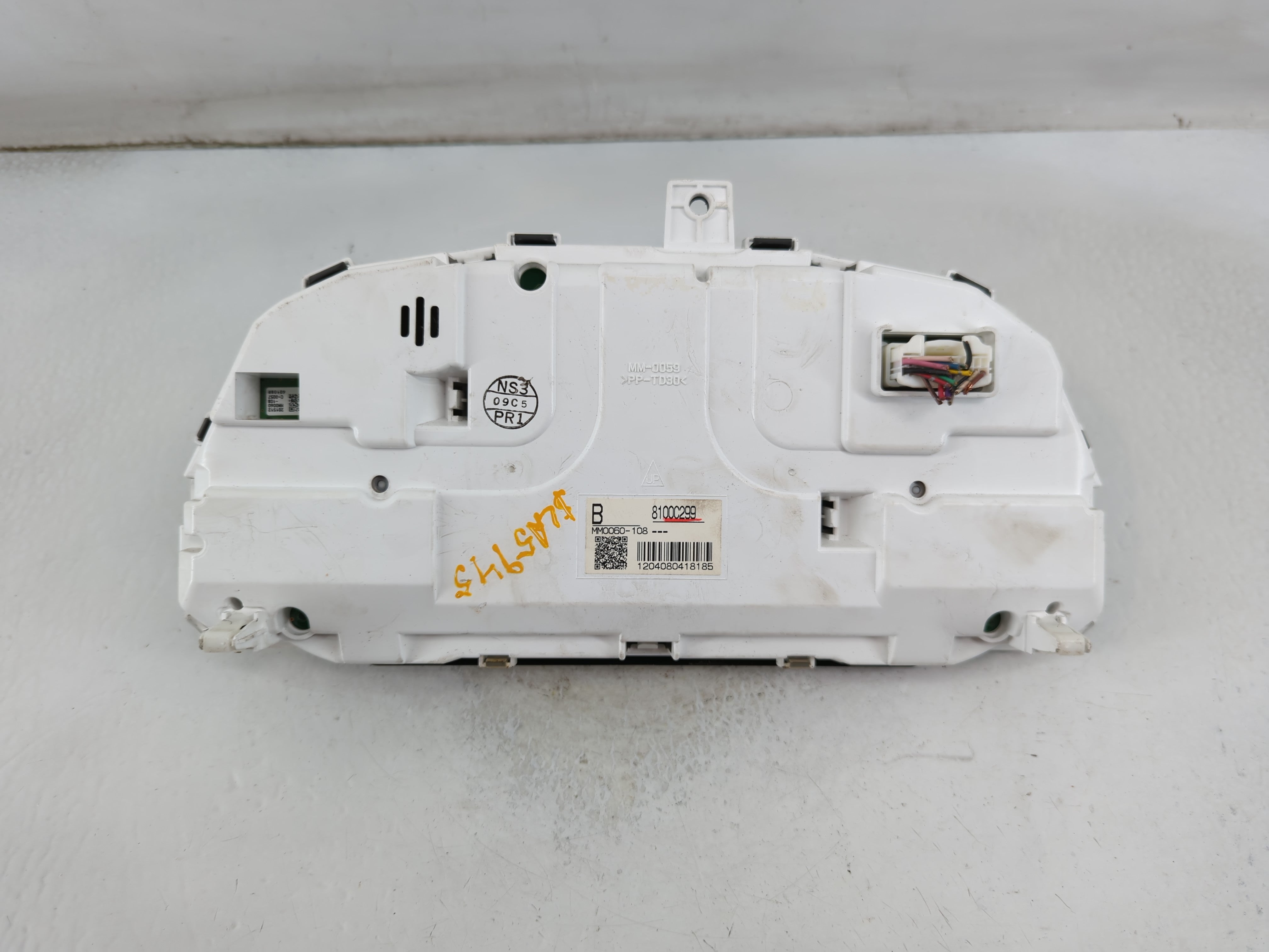 2016 Mitsubishi Outlander Instrument Cluster Speedometer Gauges P/N:1204080418185 8100C299 Fits OEM Used Auto Parts - Oemusedautoparts1.com